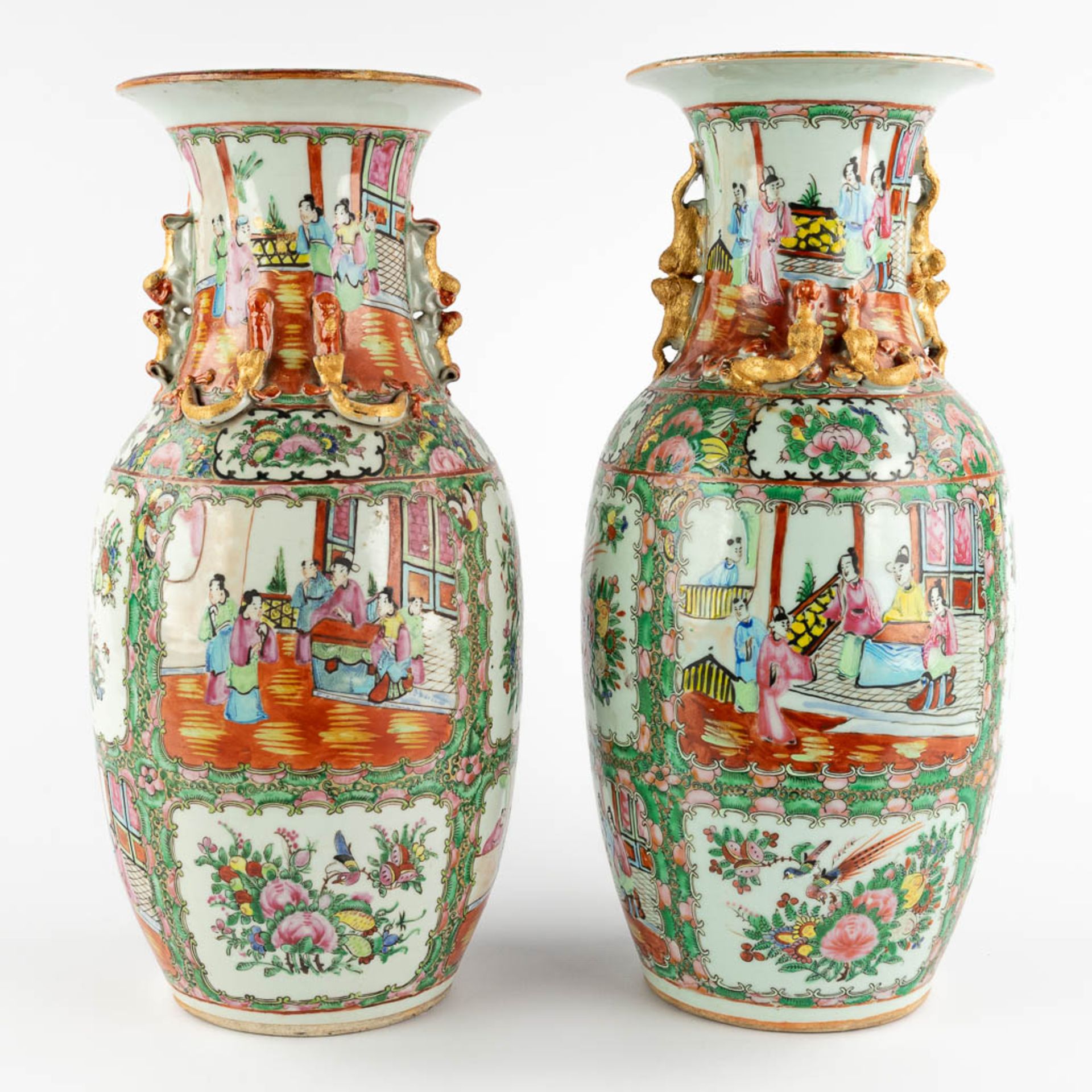 Two Chinese Canton vases, 19th/20th C. (H:45 x D:20 cm) - Image 4 of 14