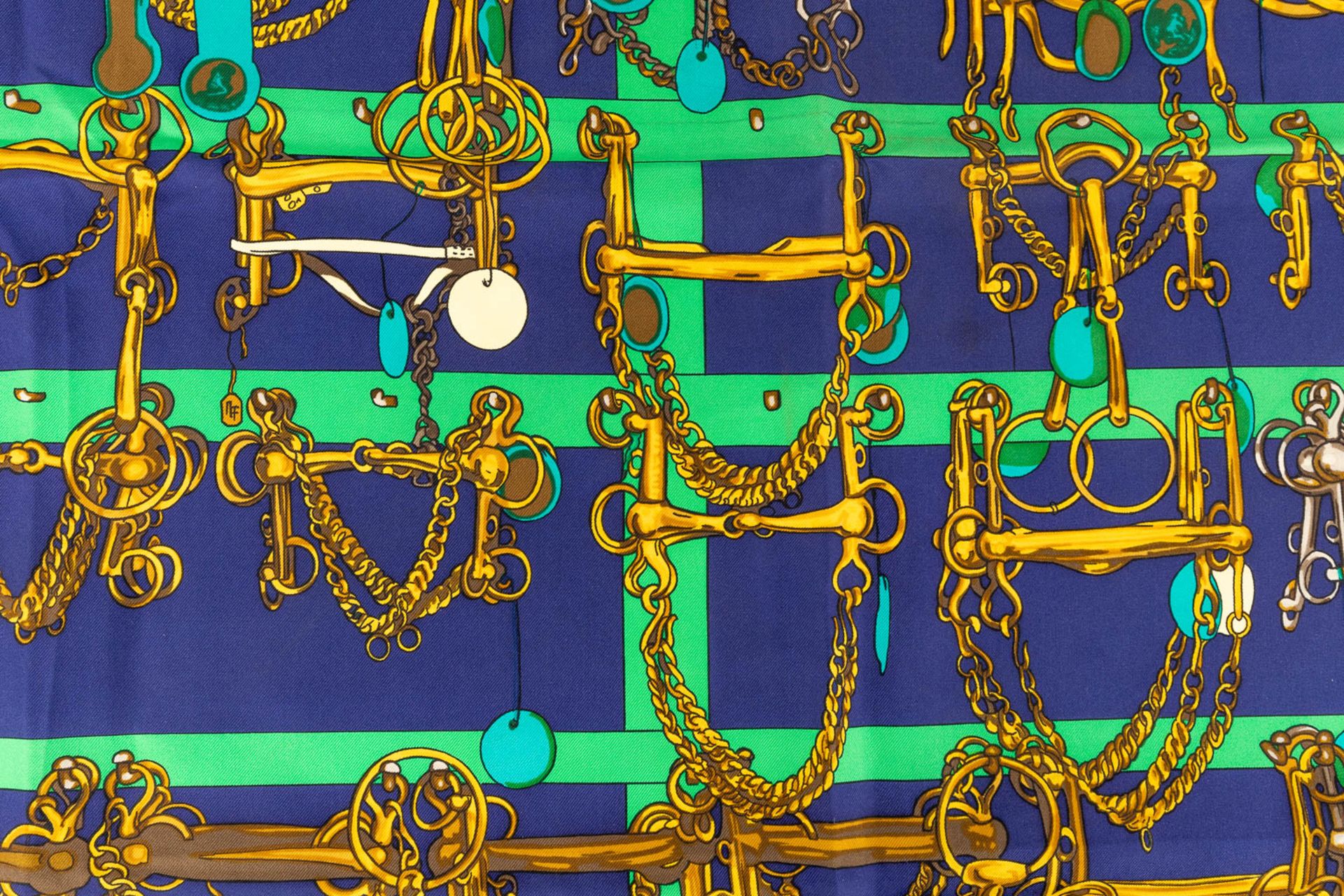 Hermès Paris, a set of 2 silk scarfs. (W:90 x H:90 cm) - Bild 17 aus 22