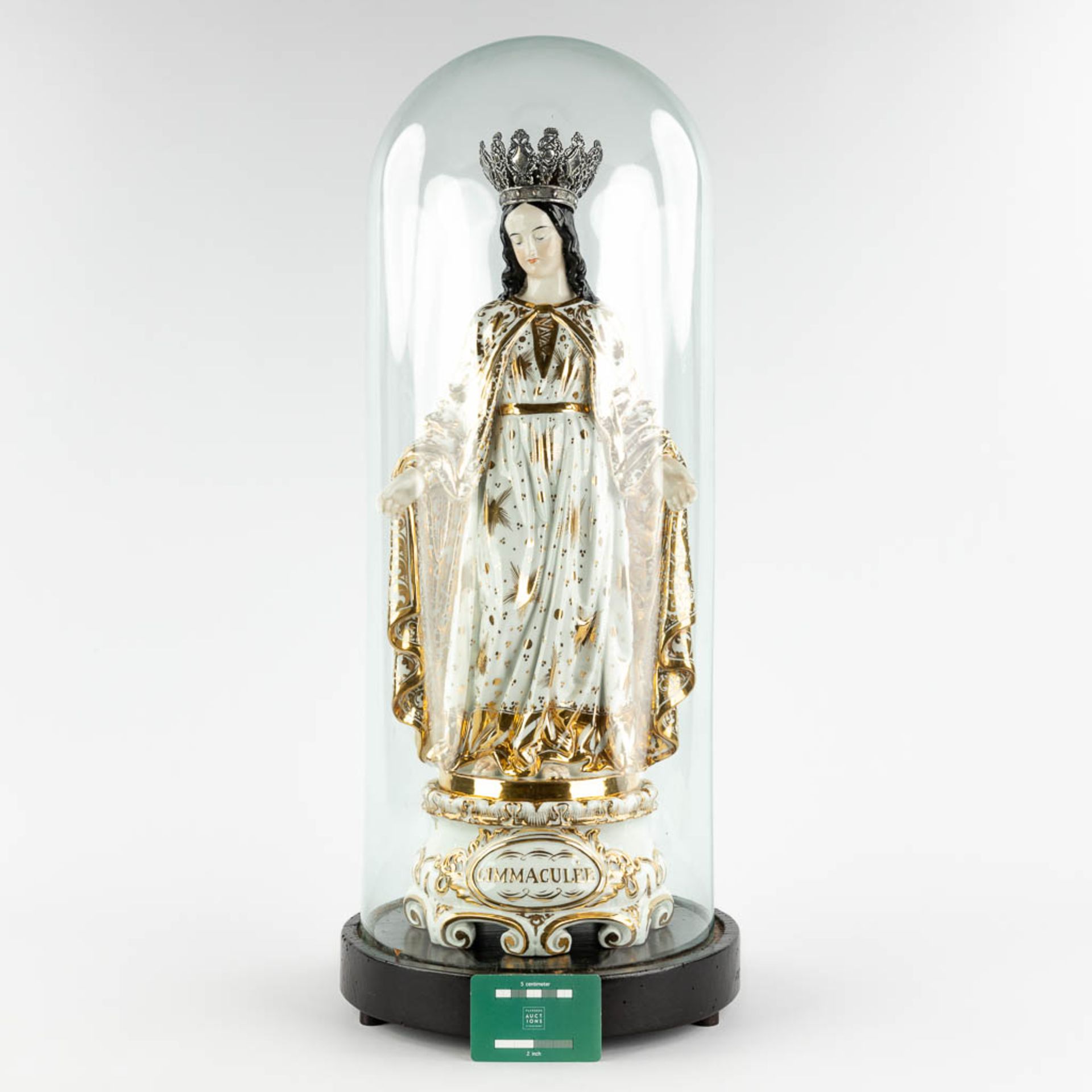 a large figurine of Madonna standing under a glass dome. Vieux Bruxelles porcelain. 19th C. (W:23 x - Image 2 of 11