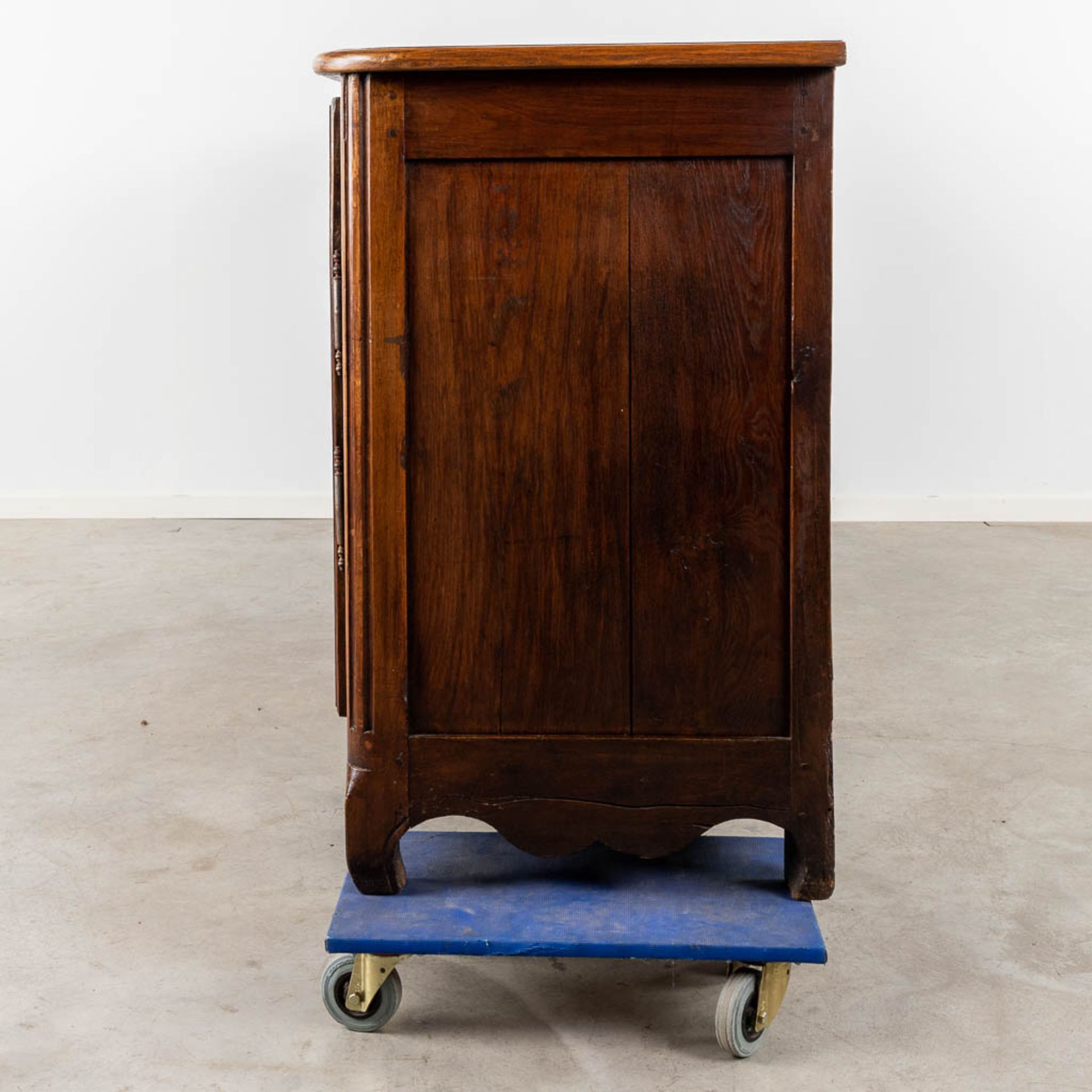 An antique sideboard with 4 doors and a drawer. France, 18th C. (D:64 x W:281 x H:105 cm) - Image 7 of 12