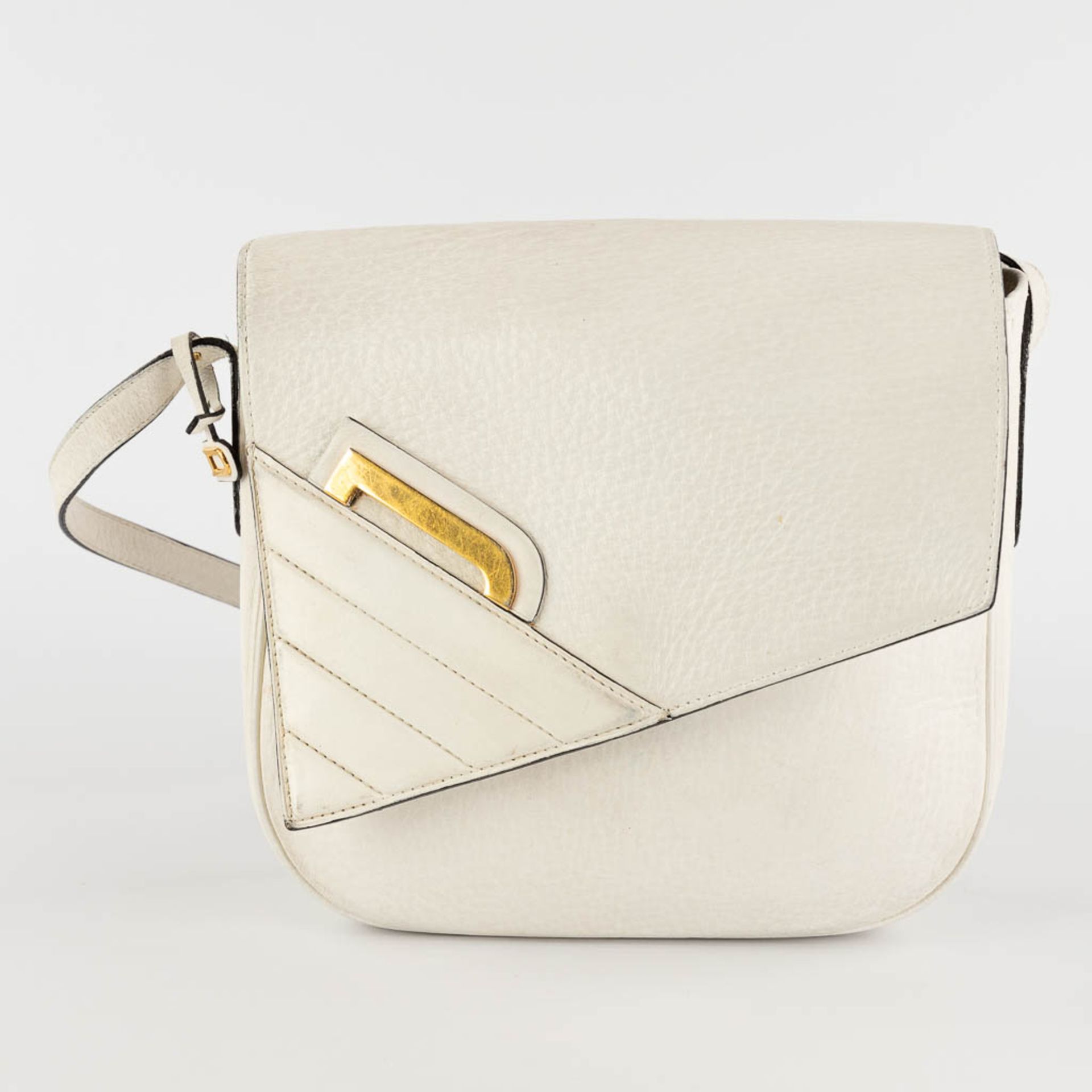 Delvaux, a cross body handbag, white leather. (W:22 x H:22 cm) - Image 3 of 17
