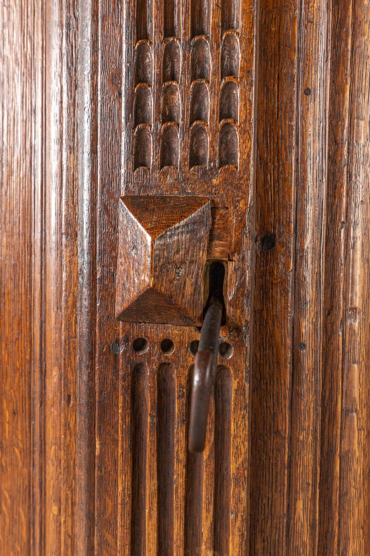 An antique four door cabinet, sculptured oak. 18th C. (D:76 x W:186 x H:216 cm) - Image 8 of 20