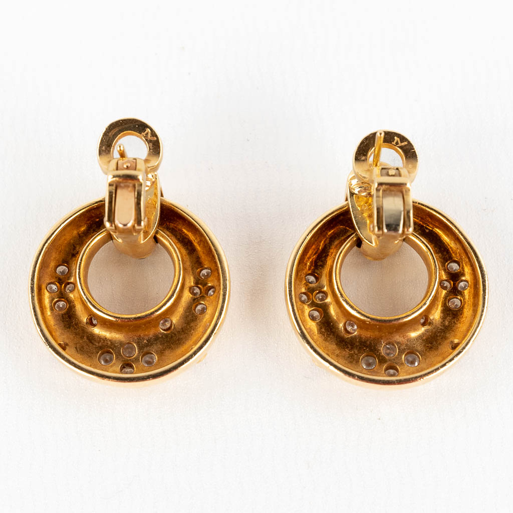 Cartier, a pair of earrings, 18kt yellow gold with diamonds. 1994. (W:2,3 x H:2,6 cm) - Image 4 of 10