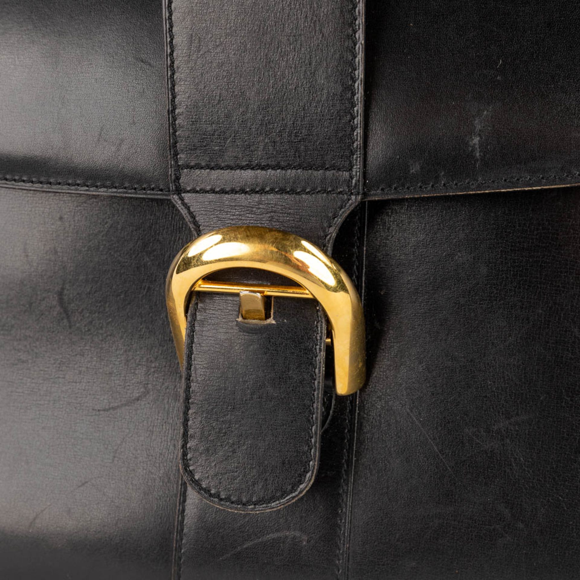 Delvaux, 'Brillant' PM a handbag, black leather with gold-plated hardware. (D:15 x W:28 x H:21 cm) - Bild 9 aus 22