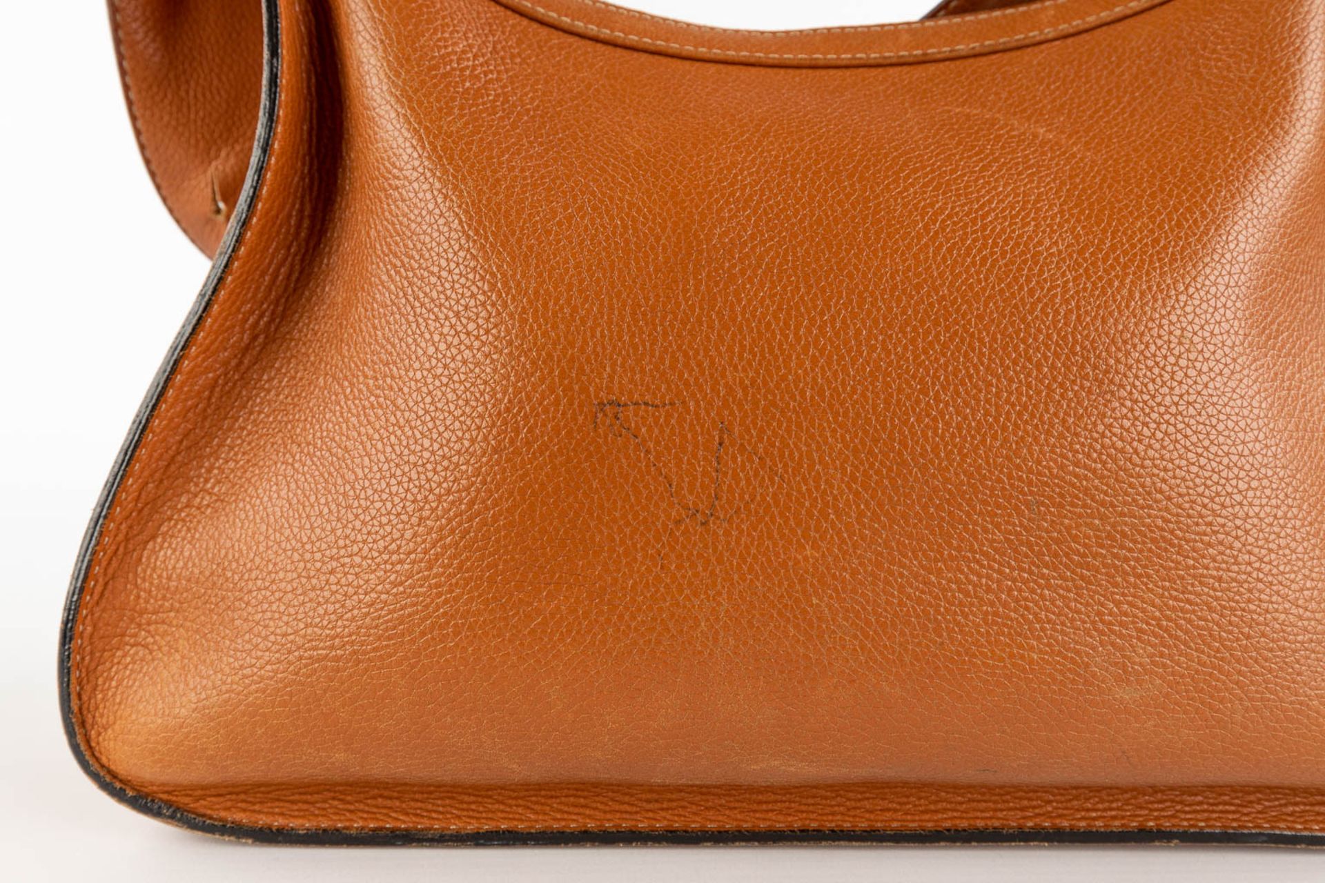 Delvaux, Pensée, a handbag made of brown leather. (W:24 x H:32 cm) - Bild 14 aus 18