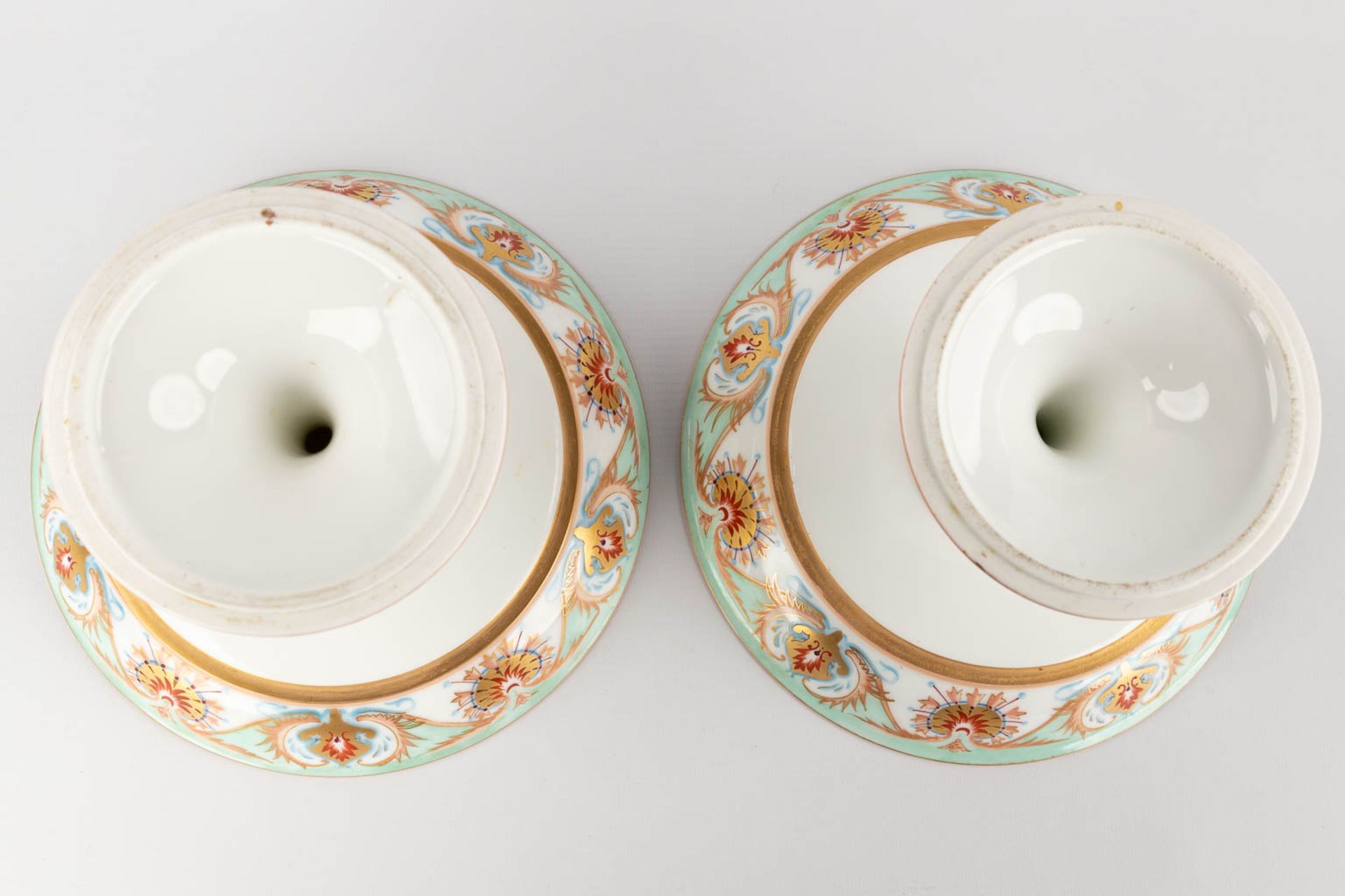 A set of 2 tazza and 6 plates, Count 'De Kerckhove', Brussel. 19th C. (H:13,5 x D:22,5 cm) - Image 9 of 15