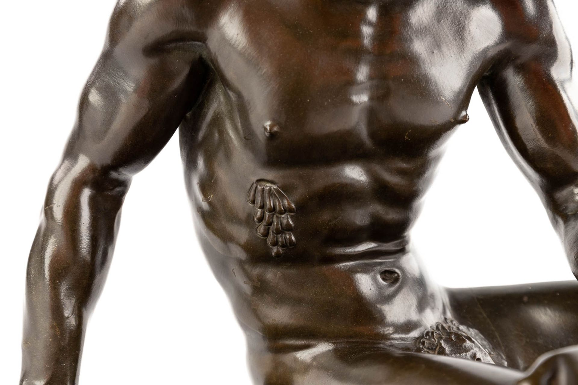 After an antique statue 'The Dying Gaul' patinated bronze. 19th/20th C. (D:21 x W:46 x H:24 cm) - Image 10 of 11