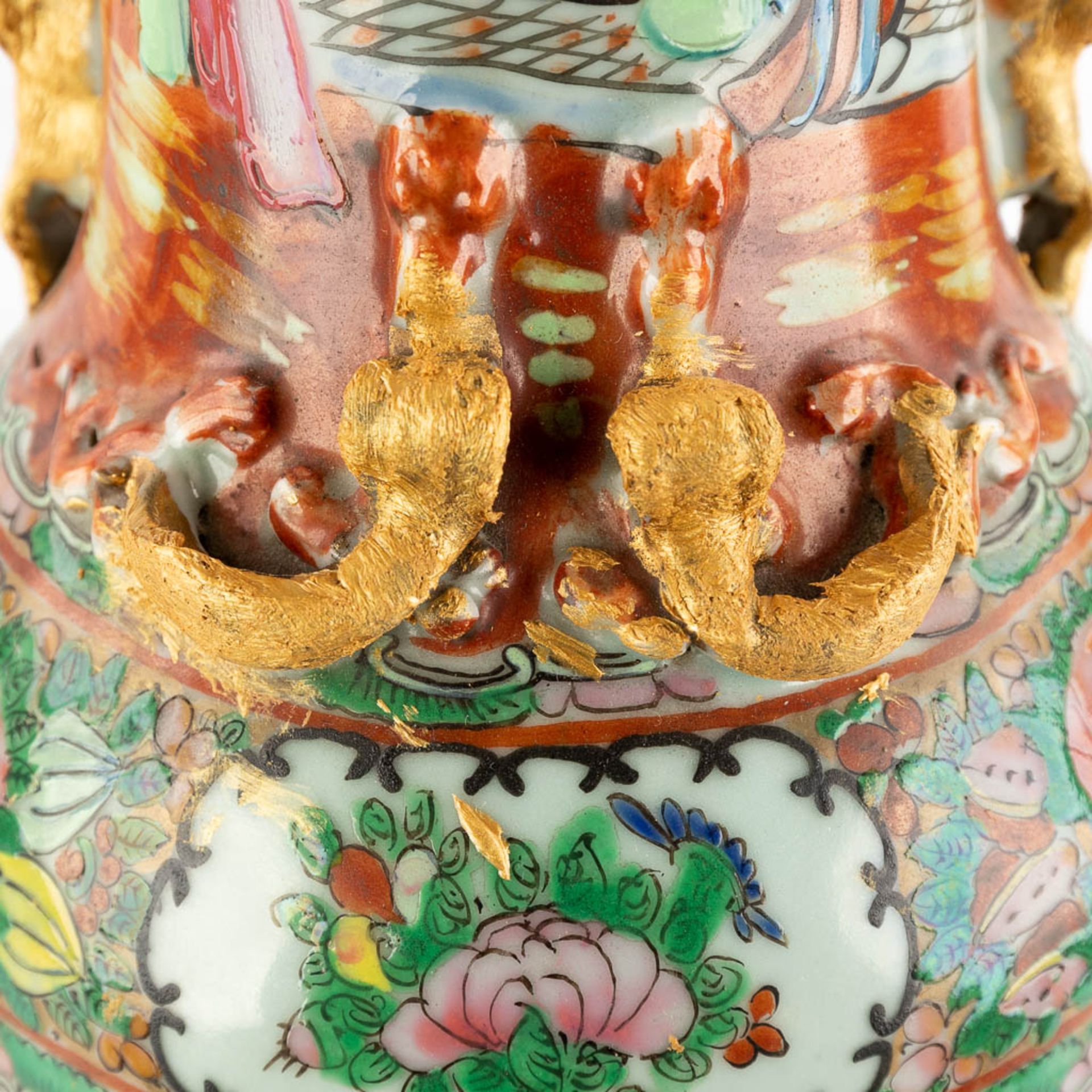 Two Chinese Canton vases, 19th/20th C. (H:45 x D:20 cm) - Image 13 of 14