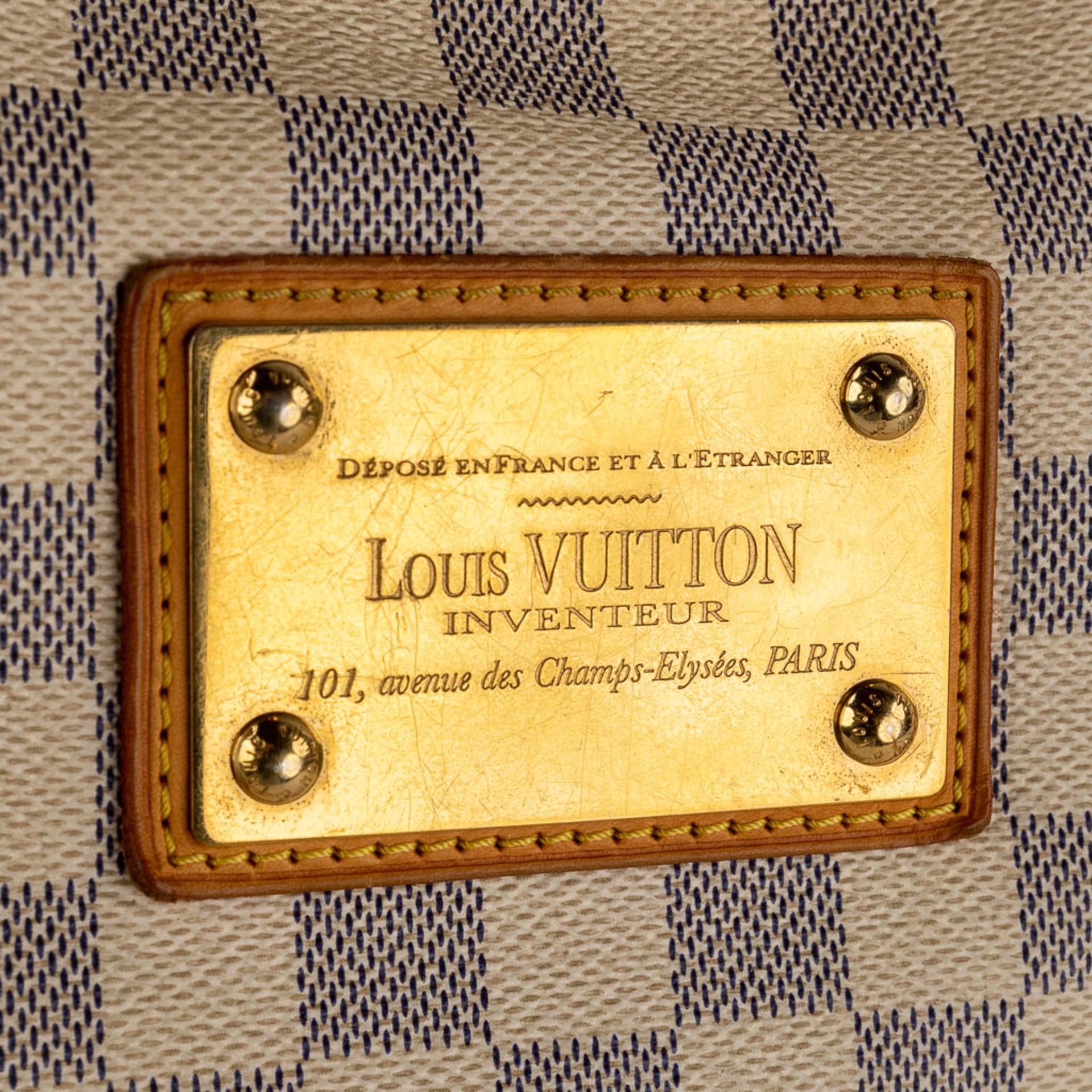 Louis Vuitton, Galleria, a handbag made of Damier Azur. (W:39 x H:30 cm) - Bild 12 aus 18