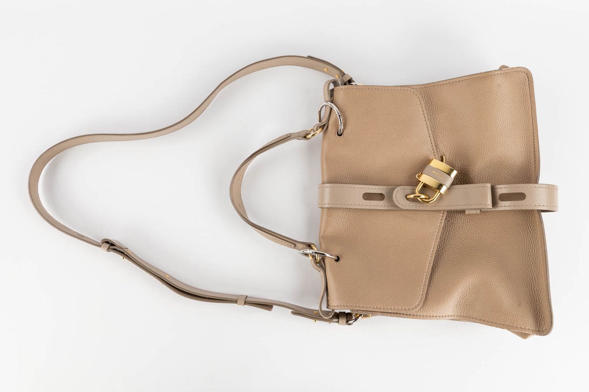 Chloé, a handbag made of brown leather. (W:38 x H:32 cm) - Image 19 of 19