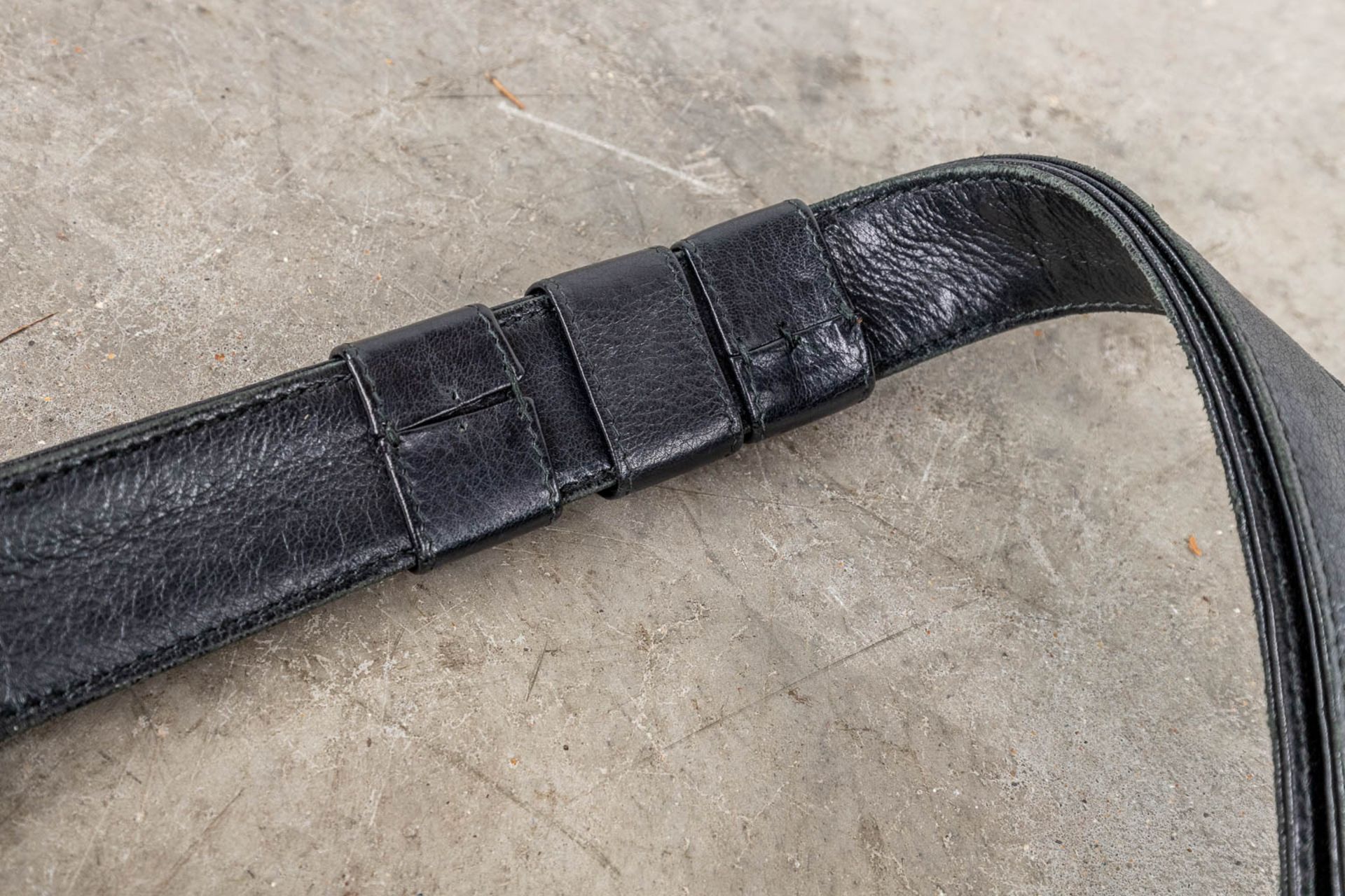 Gucci, a handbag made of black leather, with original belt. (W:40 x H:35 cm) - Bild 12 aus 14