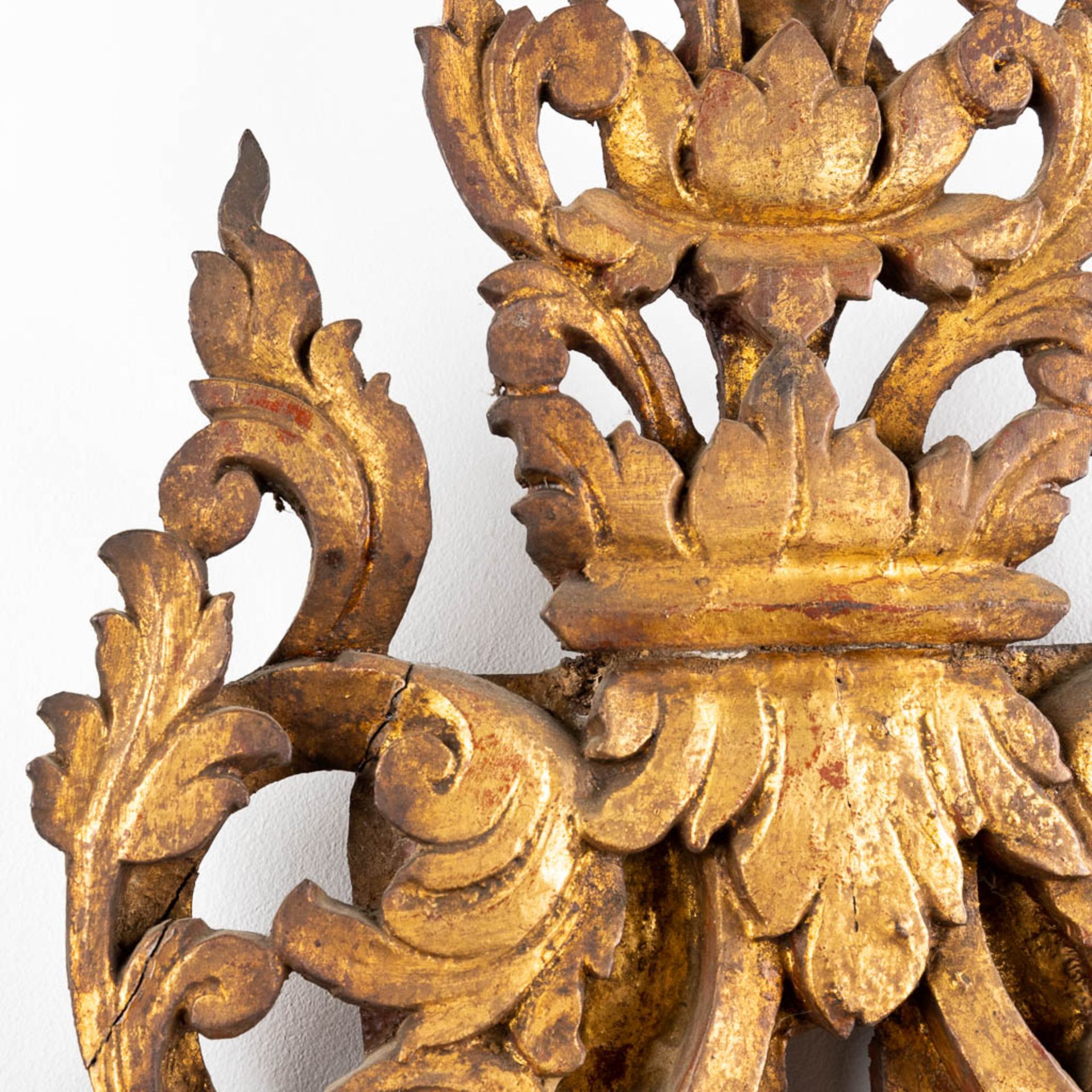 A decorative Oriental wood-sculpture, probably Bali. 19th C. (W:65 x H:66 cm) - Bild 4 aus 7