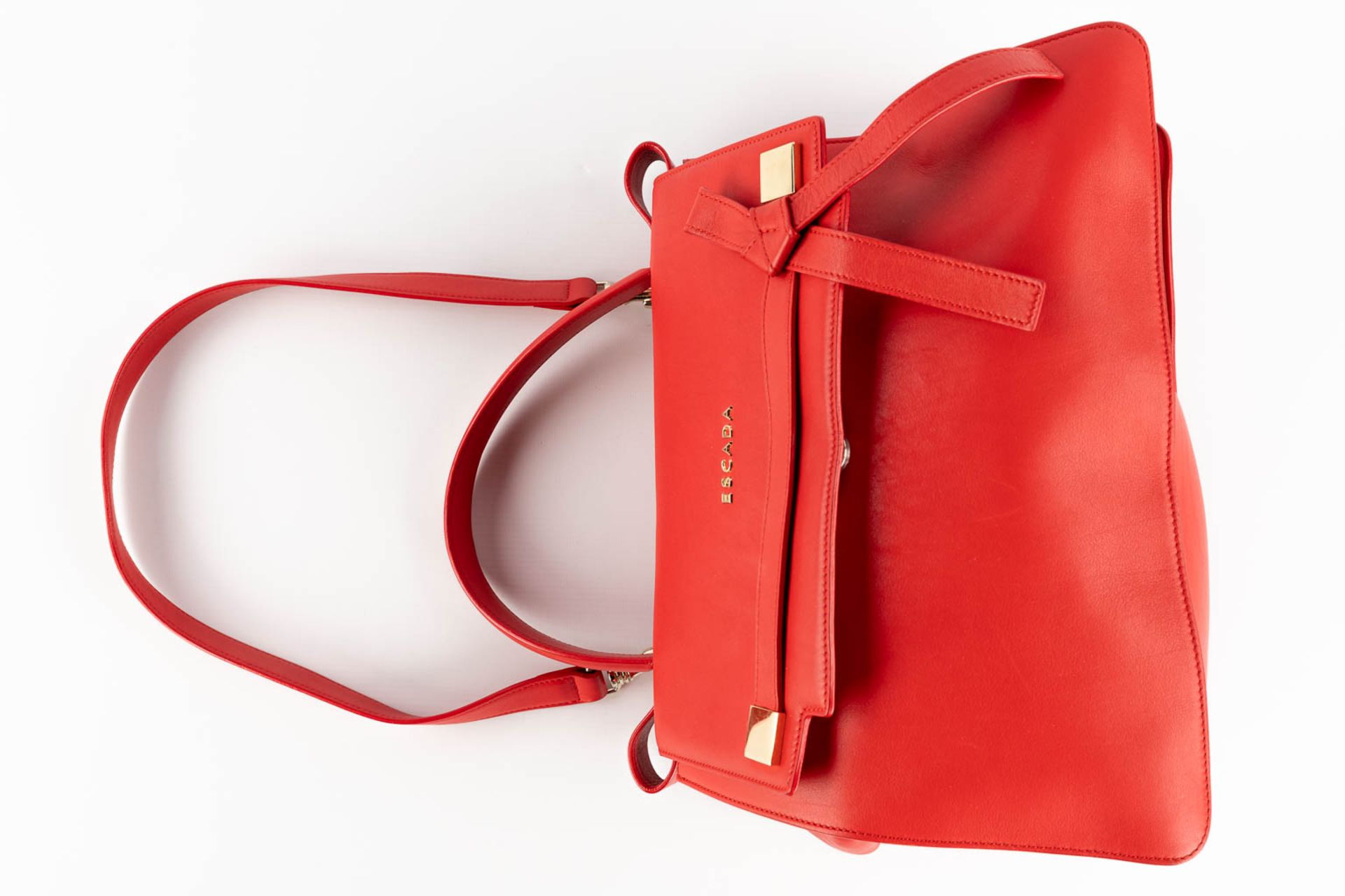 Escada, a handbag made of red leather. (W:33 x H:28 cm) - Bild 10 aus 17