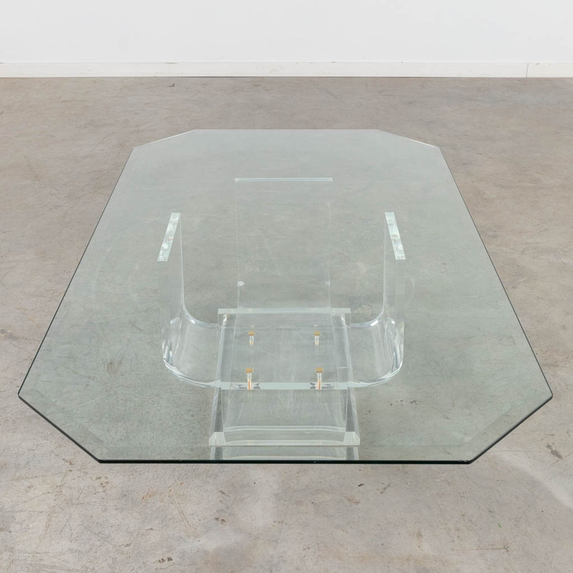 A coffee table, acrylic and glass. 20th C. (D:80 x W:140 x H:37 cm) - Image 8 of 9