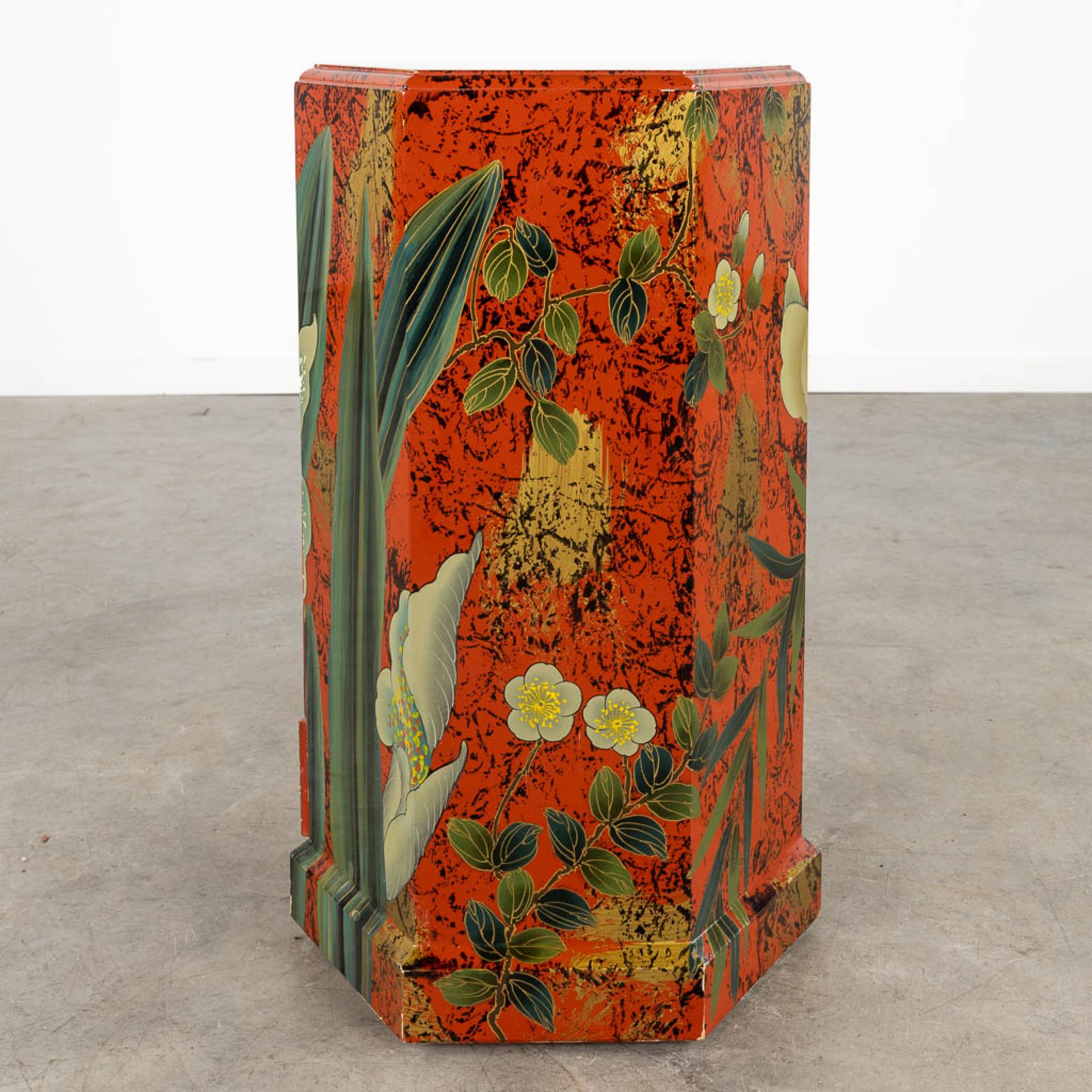 A hexagonal with six drawers and hand-painted flower decor. Circa 1970. (D:40 x W:40 x H:67 cm) - Image 8 of 16