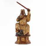 A Chinese antique figurine of a warrior, gilt and polychrome wood sculpture, 18th/19th C. (D:20 x W: