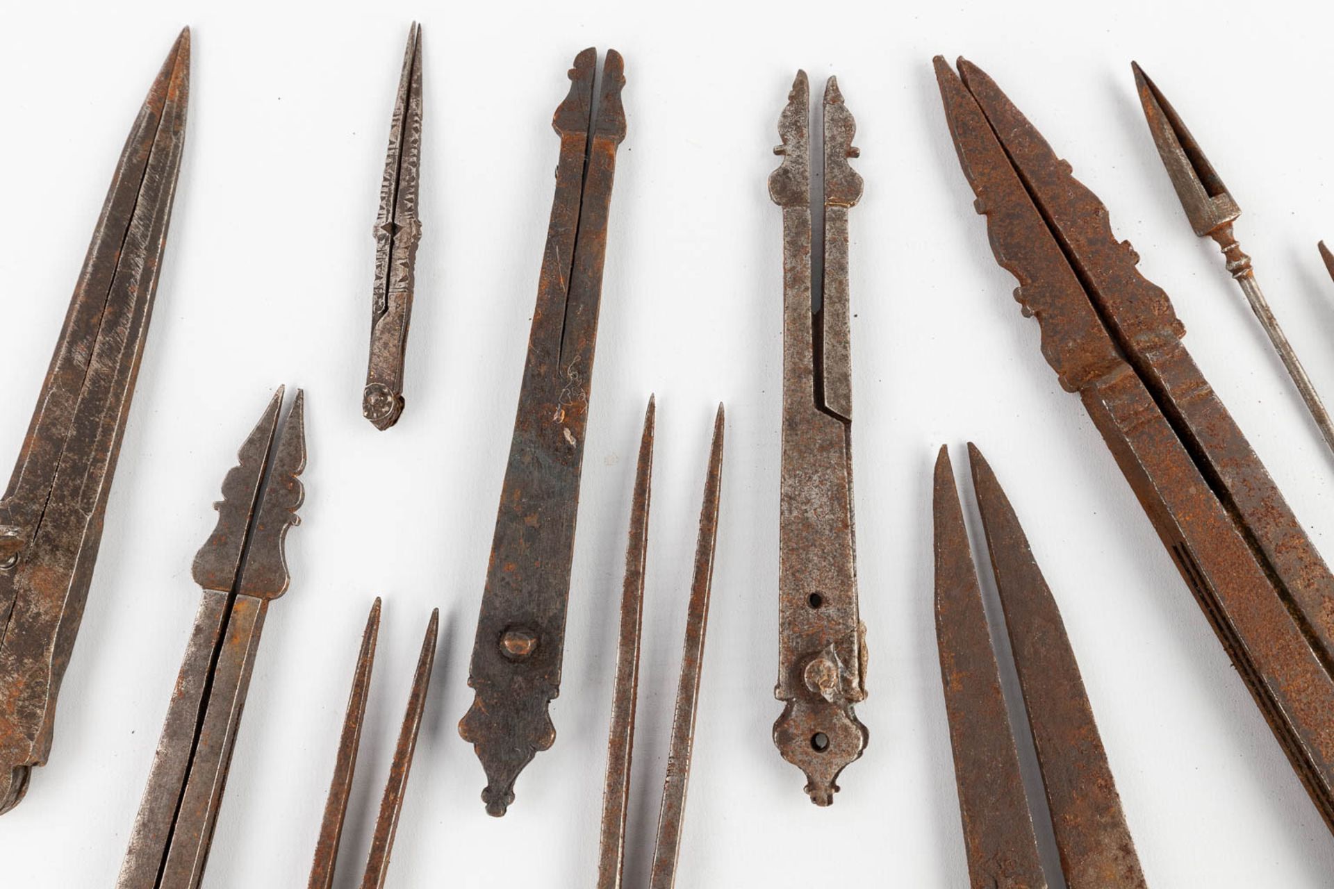 A large collection of 14 Ottoman steel measuring and marking devices and astronomy, Islamic arts. Ot - Bild 4 aus 7