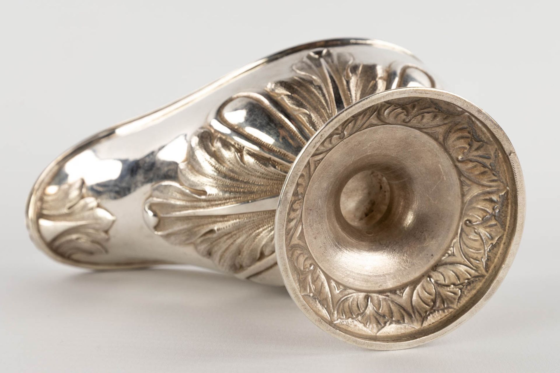 A silver incense burner, spoon, and incense boat, silver. 19th C. 1176g. (H:33 x D:15 cm) - Bild 15 aus 16