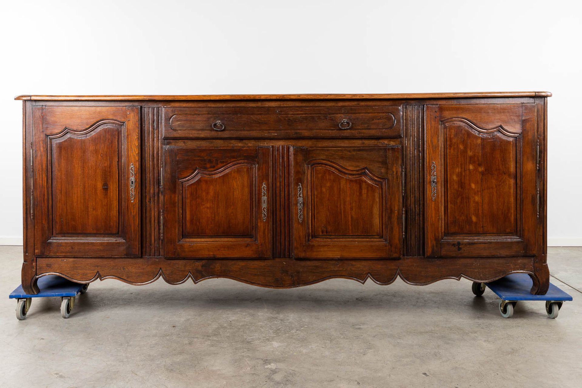 An antique sideboard with 4 doors and a drawer. France, 18th C. (D:64 x W:281 x H:105 cm) - Image 3 of 12
