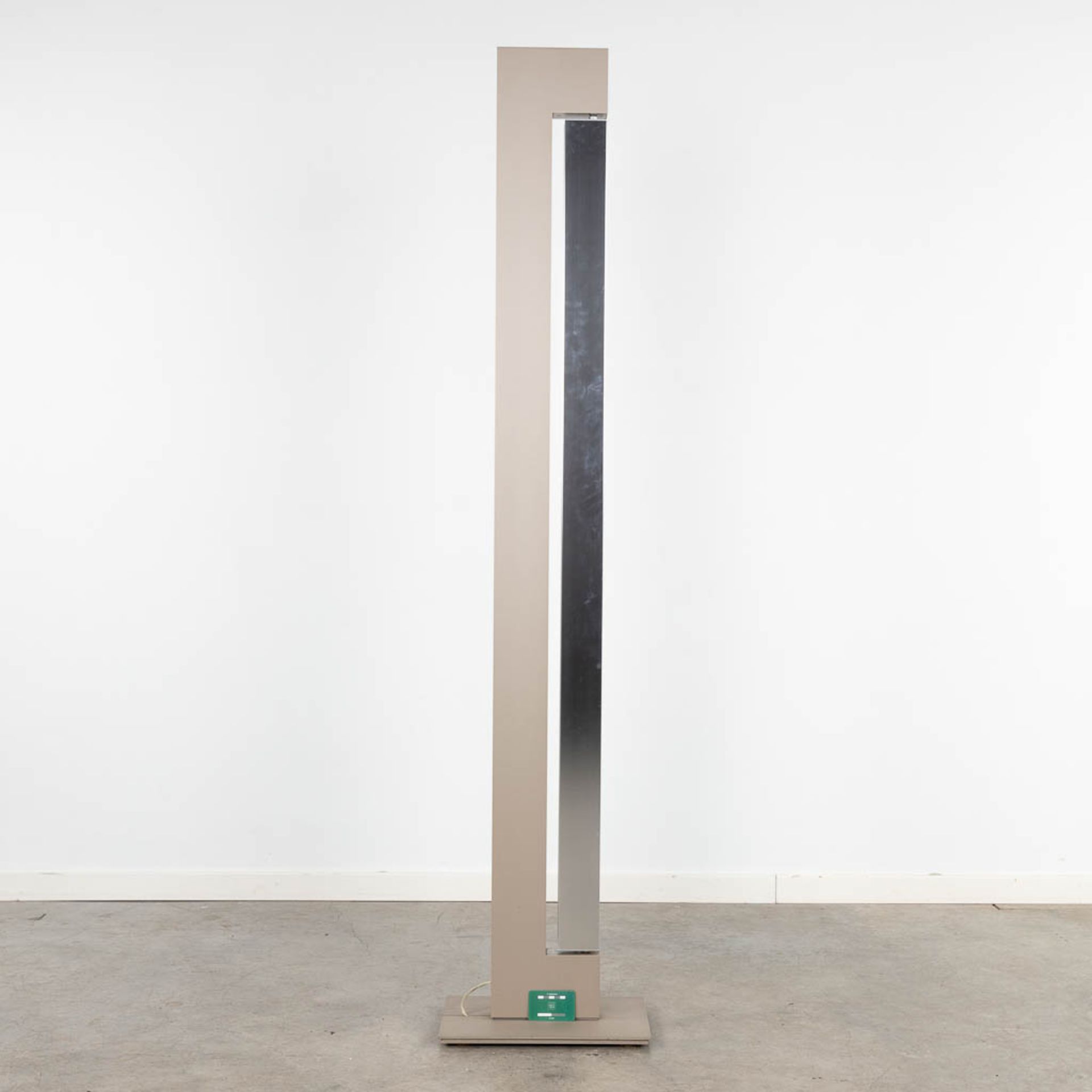 Ilaria MARELLI (1971) 'Ara' a floor lamp (D:25 x W:38 x H:180 cm) - Image 8 of 17