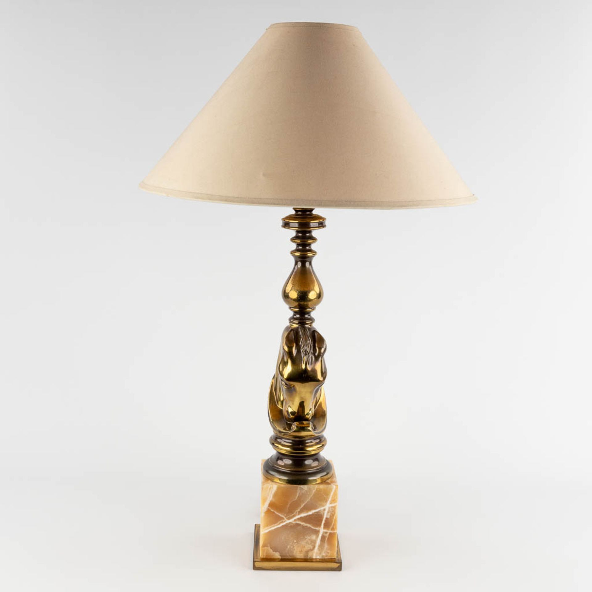 Deknudt, A table lamp with horse head, bronze on onyx. (D:14 x W:18 x H:60 cm) - Image 6 of 10