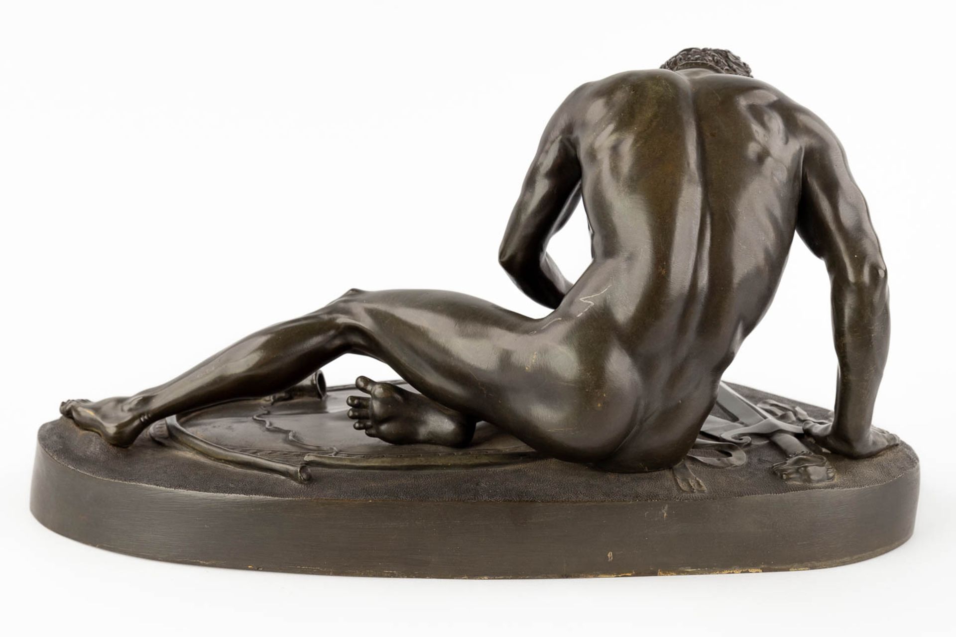 After an antique statue 'The Dying Gaul' patinated bronze. 19th/20th C. (D:21 x W:46 x H:24 cm) - Image 6 of 11