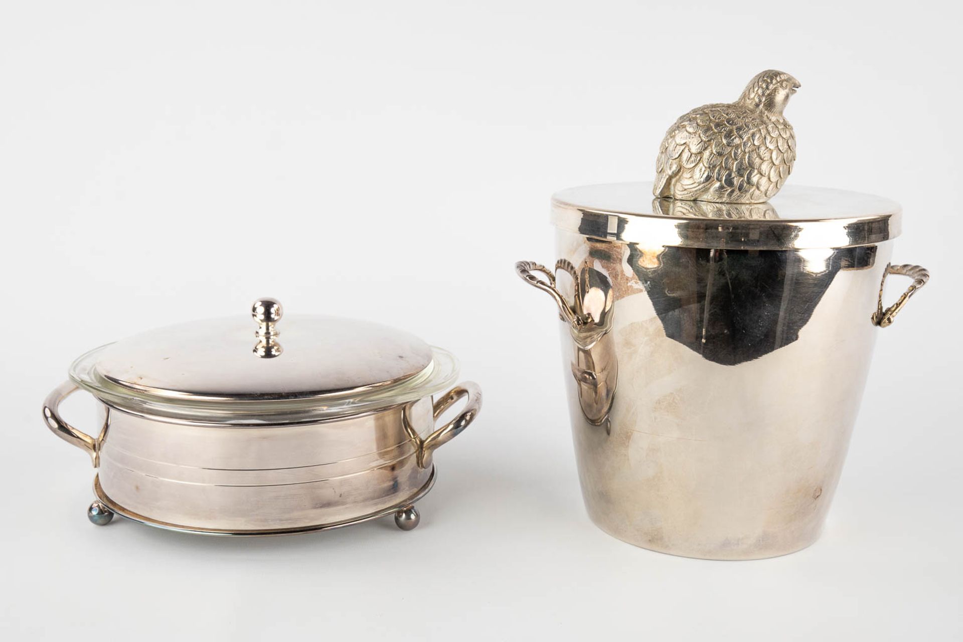 Four silver-plated storage boxes, ice-pails. (H:27 x D:20 cm) - Image 3 of 20