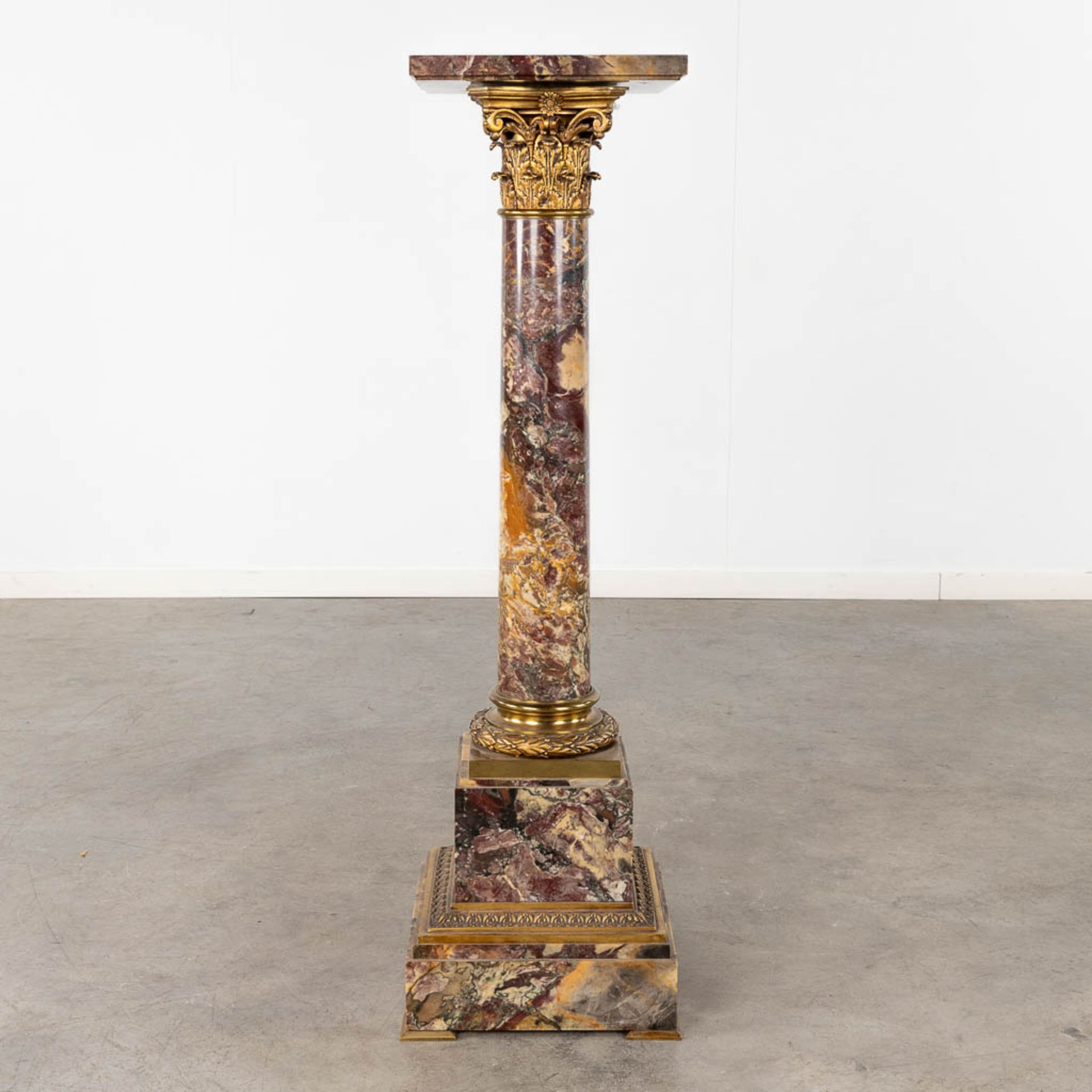 A pedestal, marble mounted with bronze in Corinthian style. Circa 1920. (D:35 x W:35 x H:120 cm) - Image 4 of 13