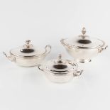 Christofle, Three tureens or serving platters with a lid, silver-plated metal. (D:30 x W:26,5 x H:20
