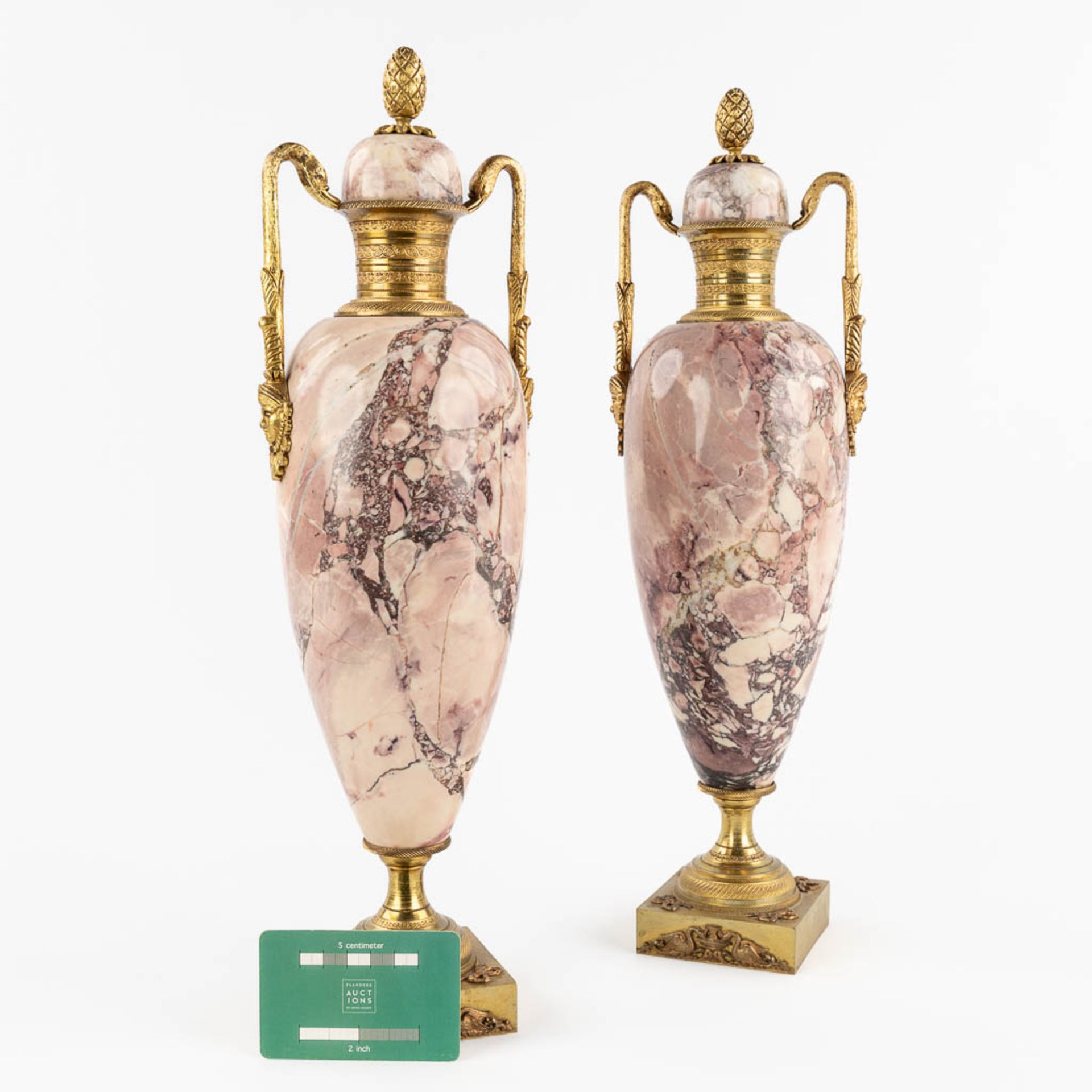 A pair of marble cassolettes mounted with bronze, Empire style. 19th C. (D:11 x W:13 x H:43 cm) - Bild 2 aus 12