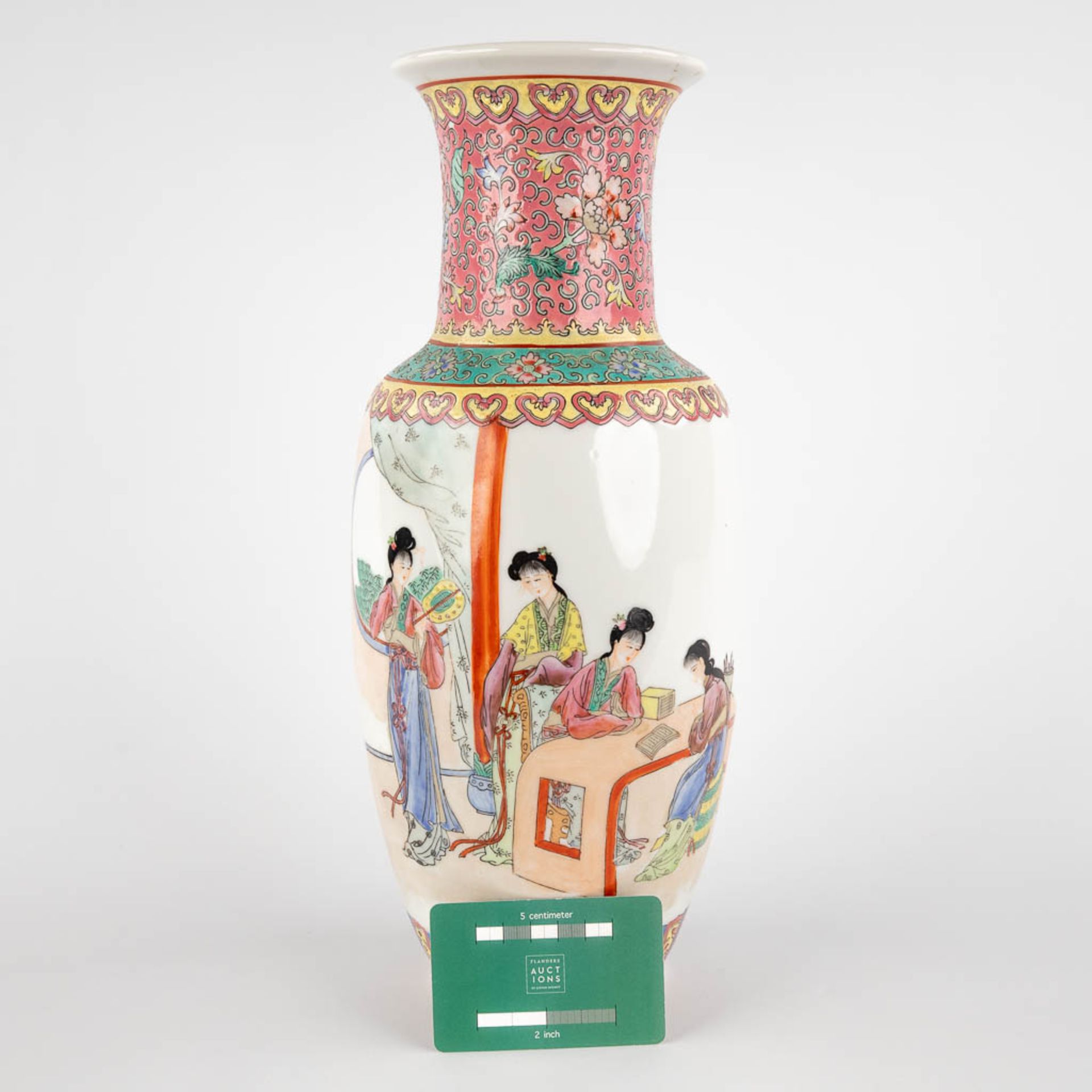 A Chinese vase with decor of Ladies at a desk, 20th C. (H:36 x D:14,5 cm) - Image 2 of 12