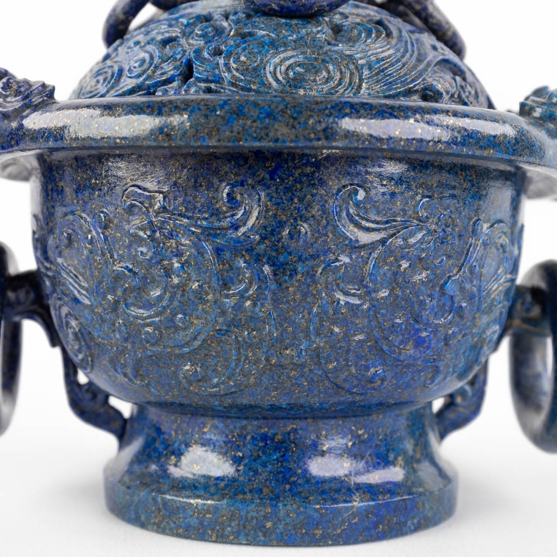 A Chinese censer, sculptured Lapis Lazuli, decorated with birds and flowers. (D:11 x W:17 x H:14 cm) - Image 11 of 11