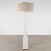 Natuzzi, a floorlamp. 21st C. (H:169 x D:60 cm)