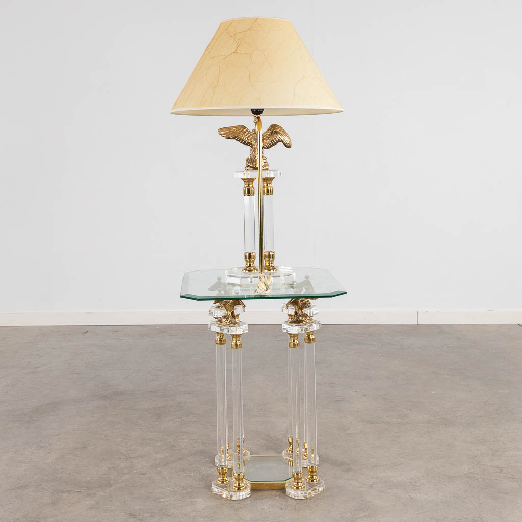 A side table and a table lamp, Acylic mounted with bronze in Hollywood Regency style. (D:45 x W:45 x - Bild 5 aus 12