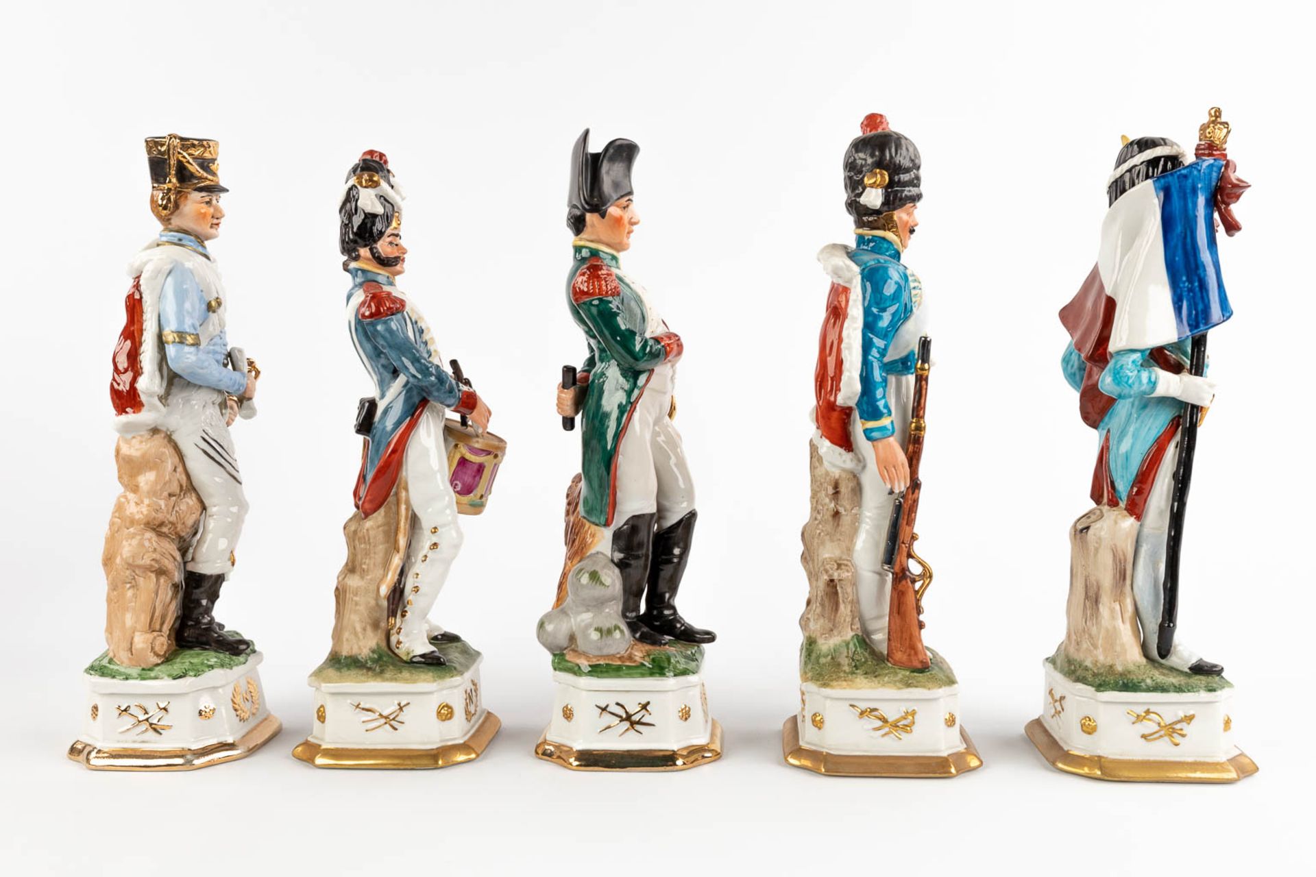 Napoleon and 9 generals, polychrome porcelain. 20th C. (H:32 cm) - Bild 12 aus 15