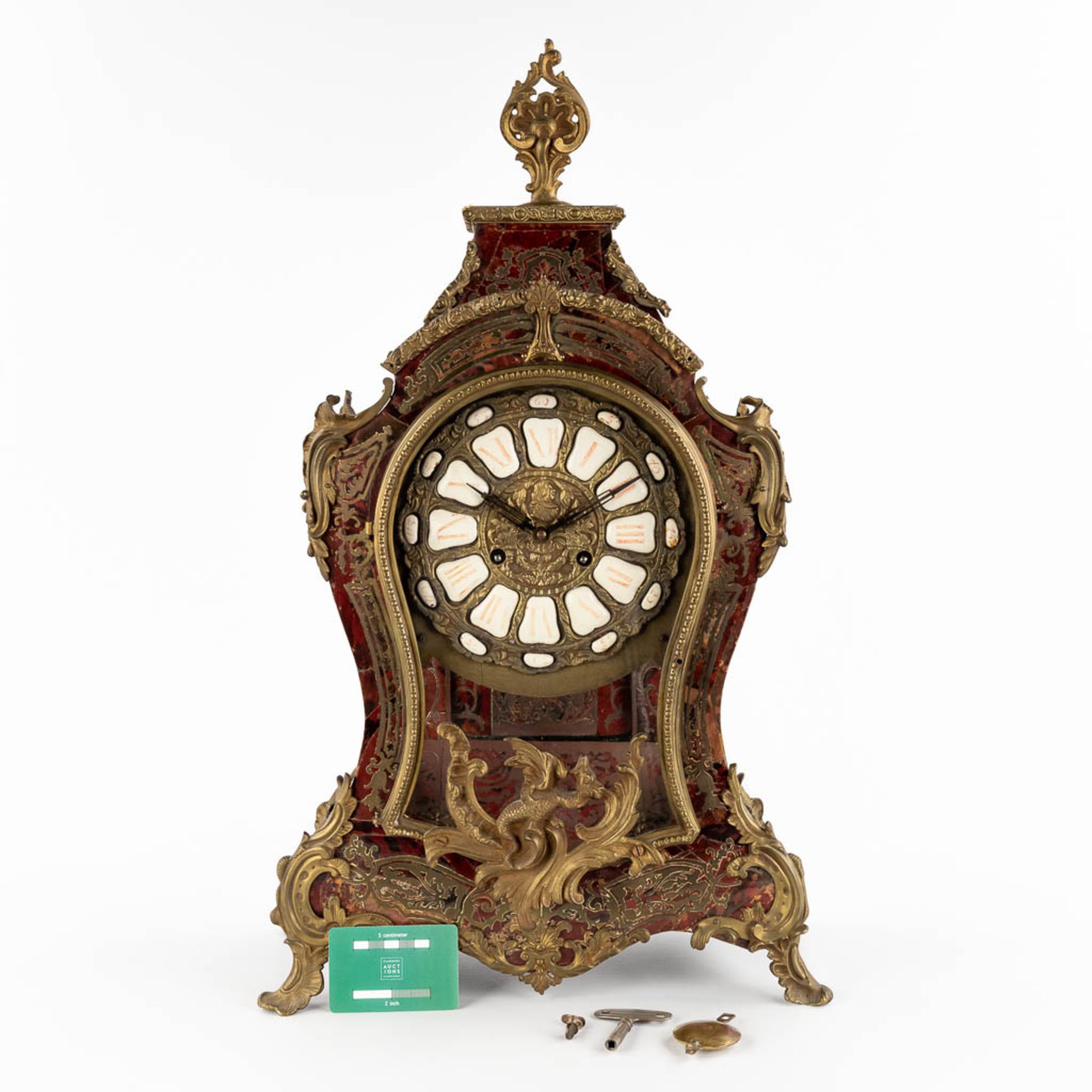 An antique mantle clock, tortoiseshell and copper inlay, early 20th C. (D:18 x W:38 x H:65 cm) - Bild 2 aus 15