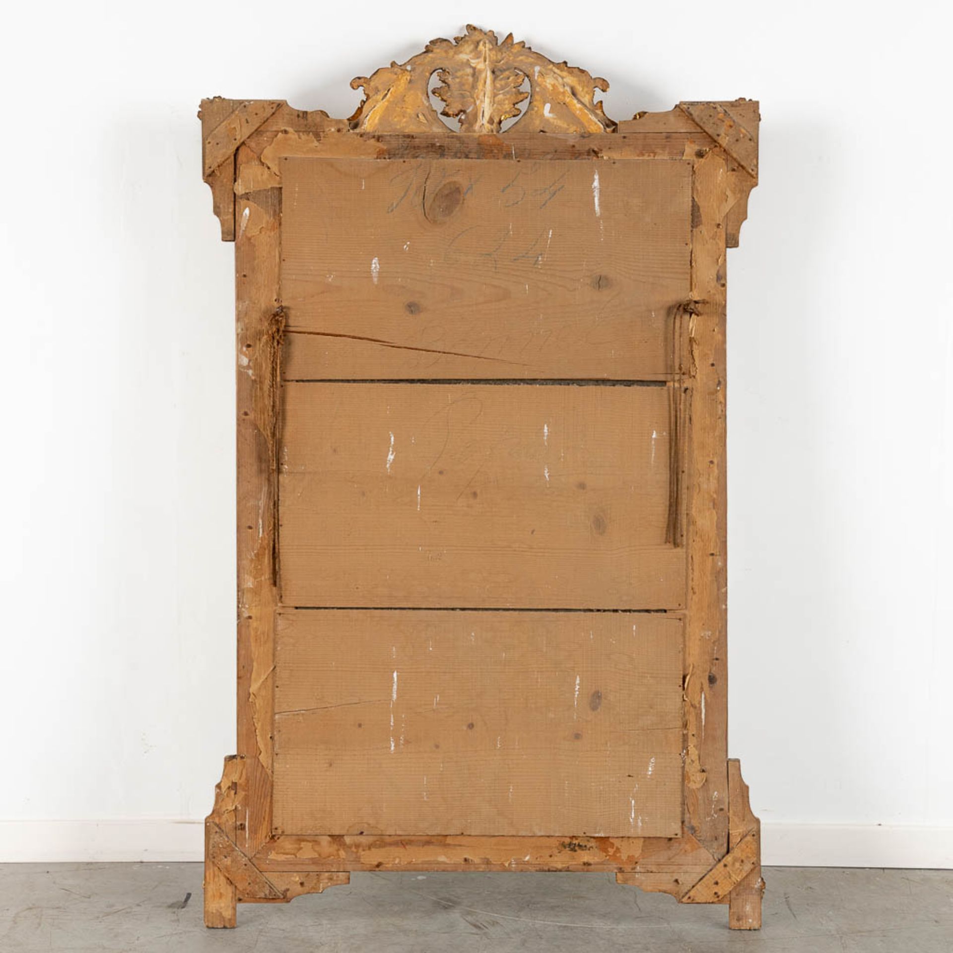 A mirror, sculptured wood and gilt stucco. Circa 1900. (W:135 x H:85 cm) - Image 8 of 8