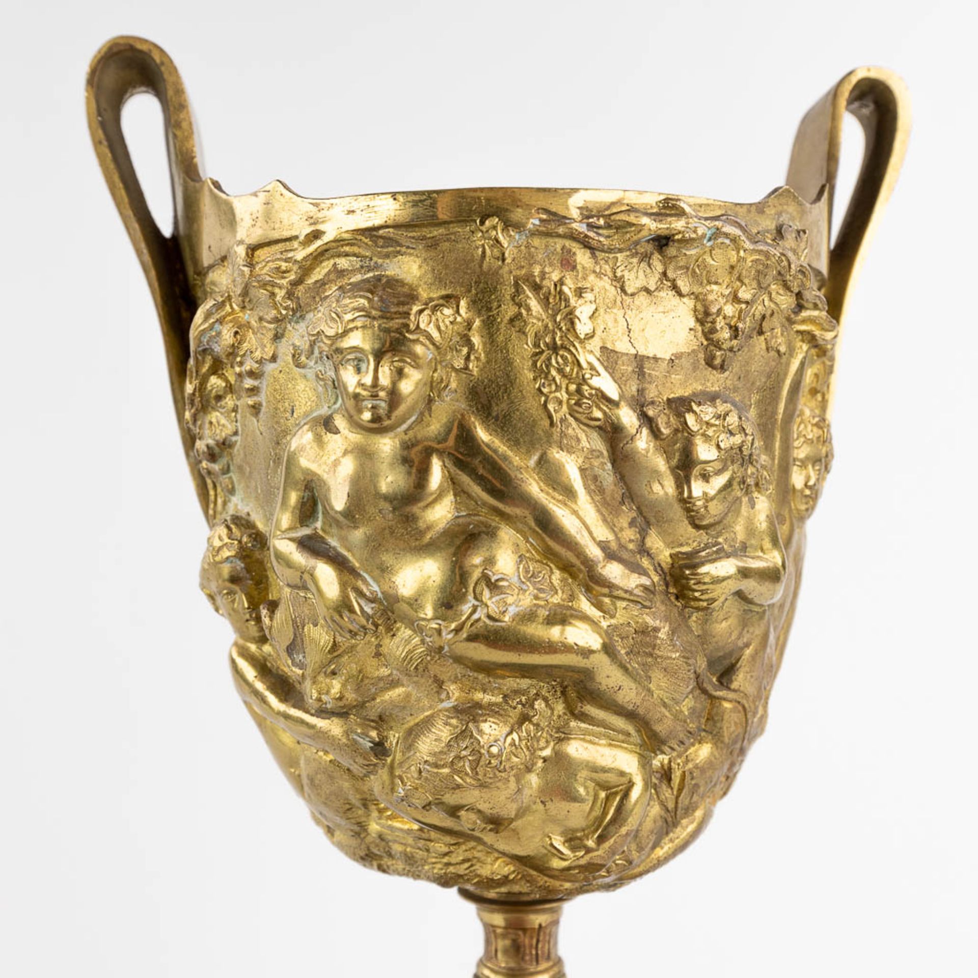 A pair of cassolettes, bronze on marble decorated with putti and Bacchus. Circa 1900. (D:16 x W:16 x - Image 10 of 13