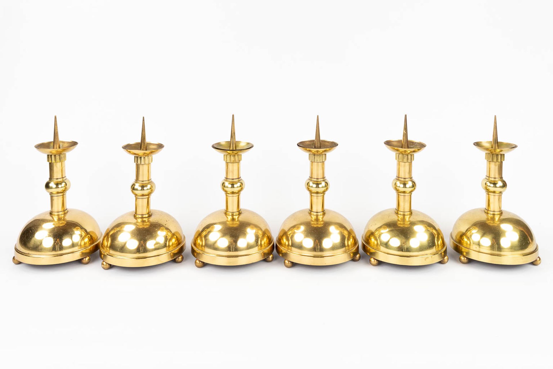 Six church chandle holders, bronze in art deco style. 20th C. (H:39 x D:22 cm) - Bild 6 aus 9