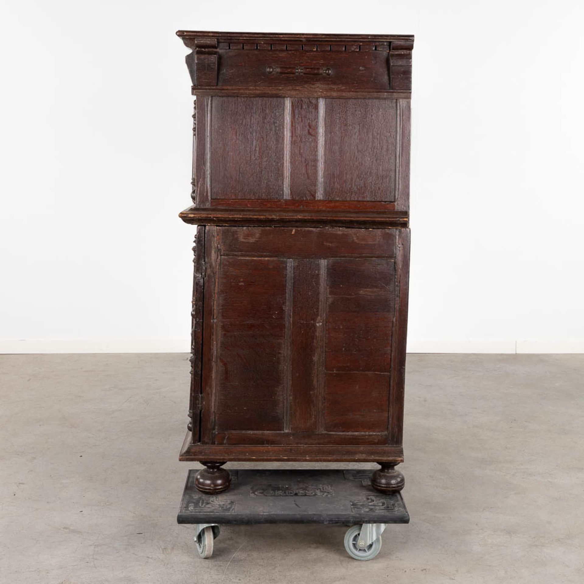 An antique cabinet with drop-down leaf, oak. 17th C. (D:62 x W:116 x H:123 cm) - Image 7 of 14