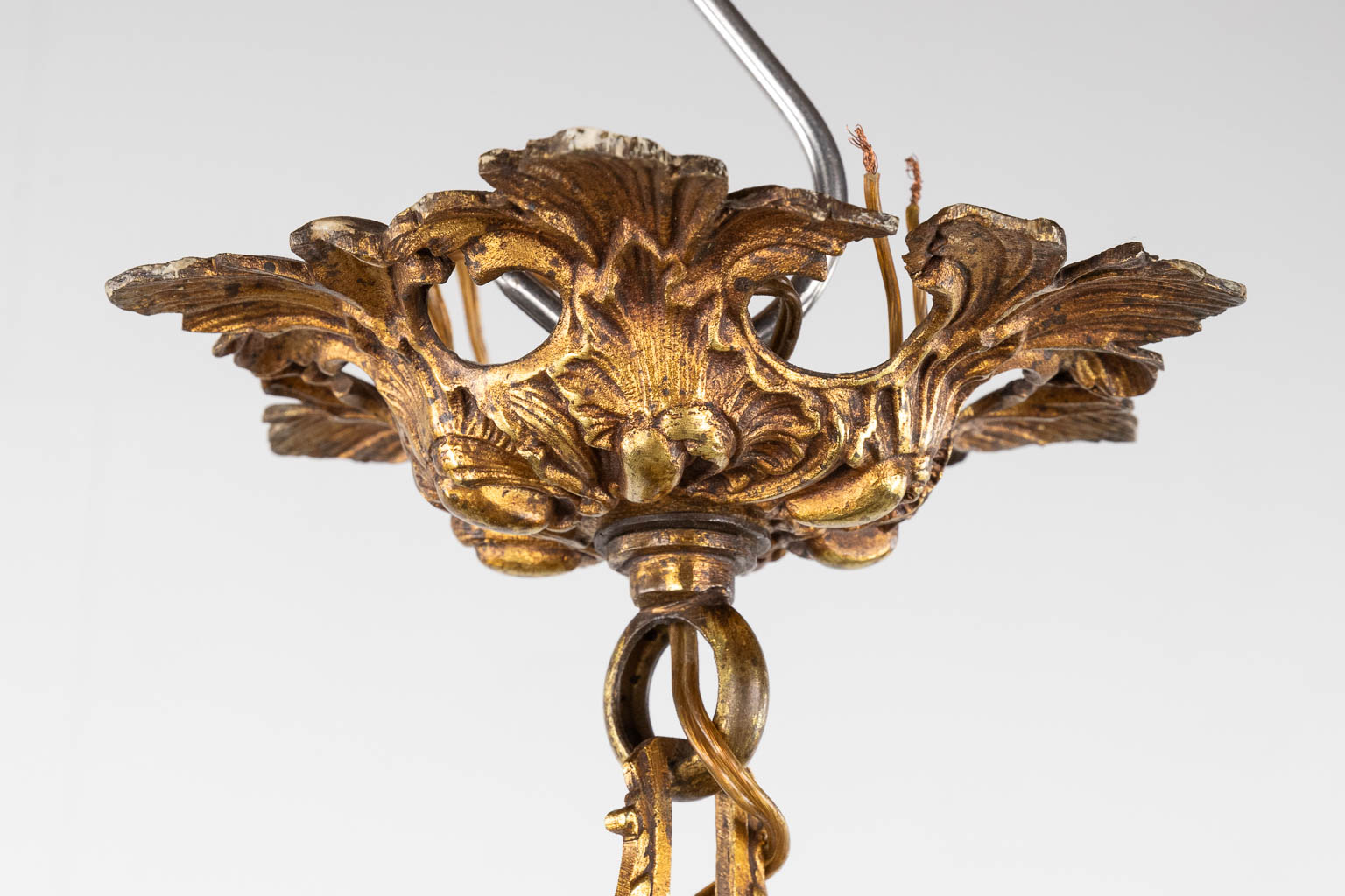 A chandelier, bronze mounted with glass and flambeaux and an eagle in Louis XVI style. (H:60 x D:44  - Bild 5 aus 12