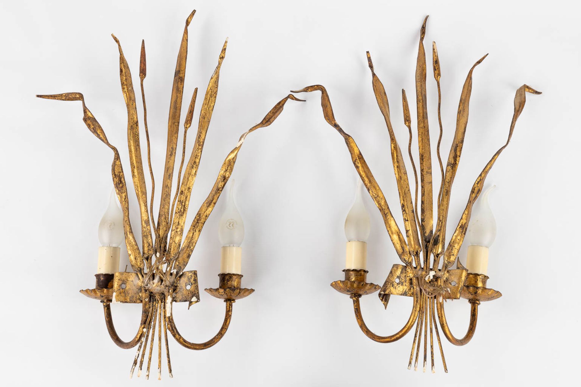 A decorative pair of vintage 'Reeds' wall lamps, gilt metal, Circa 1960. (W:35 x H:48 cm) - Bild 7 aus 7
