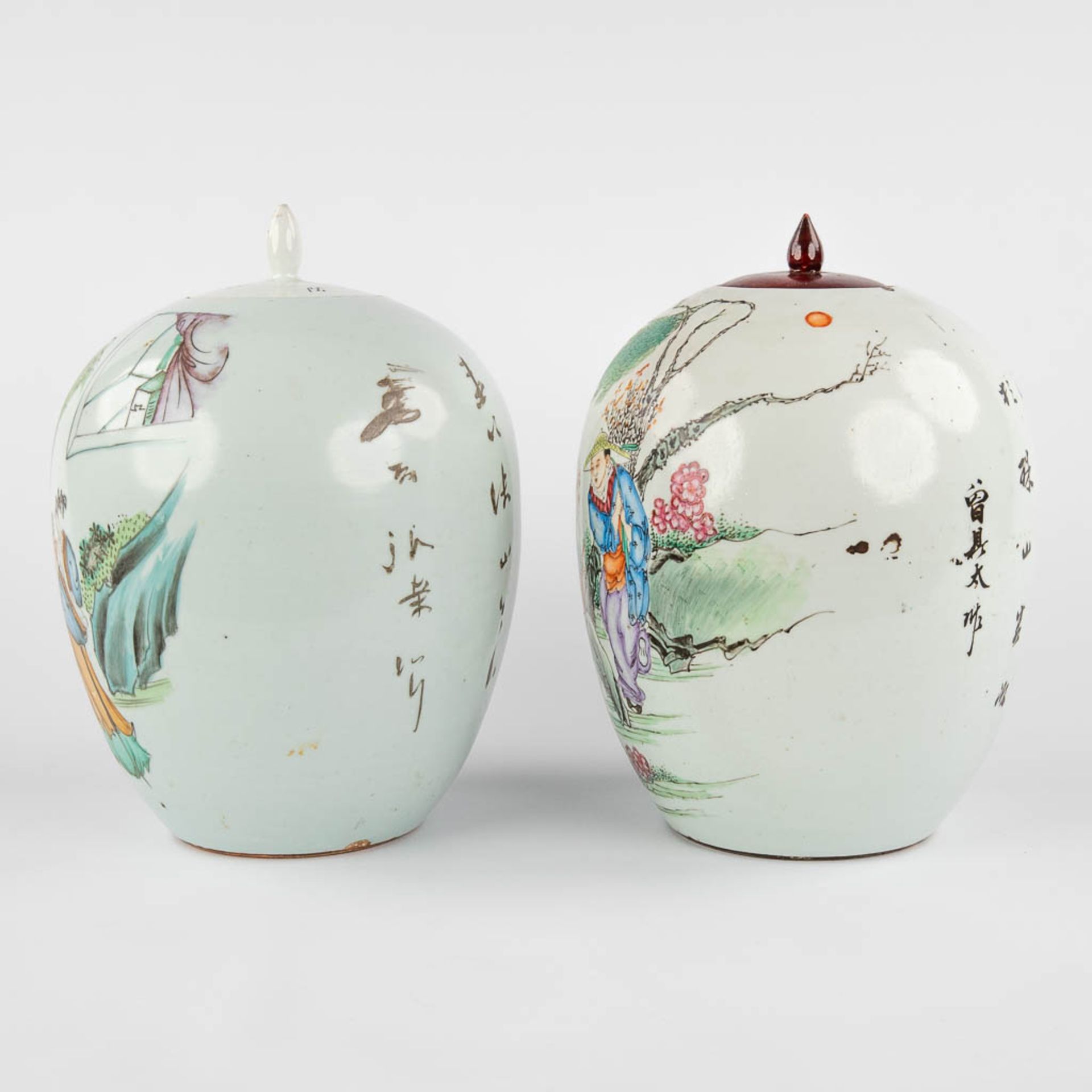 Two Chinese ginger jars, Famille Rose, decorated with wise men and fishermen. 19th/20th C. (H:30 x D - Image 5 of 15