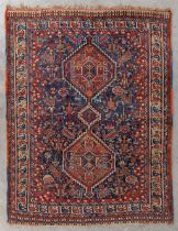 An antique Oriental hand-made carpet, Shirvan. (D:200 x W:160 cm)