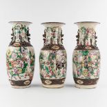 Three Chinese Nanking vases, decorated with war scènes, 20th C. (H:46 x D:20 cm)