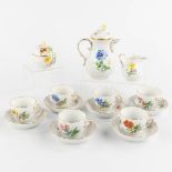 Meissen, a 15-piece coffee service. (D:10 x W:13,5 x H:17 cm)