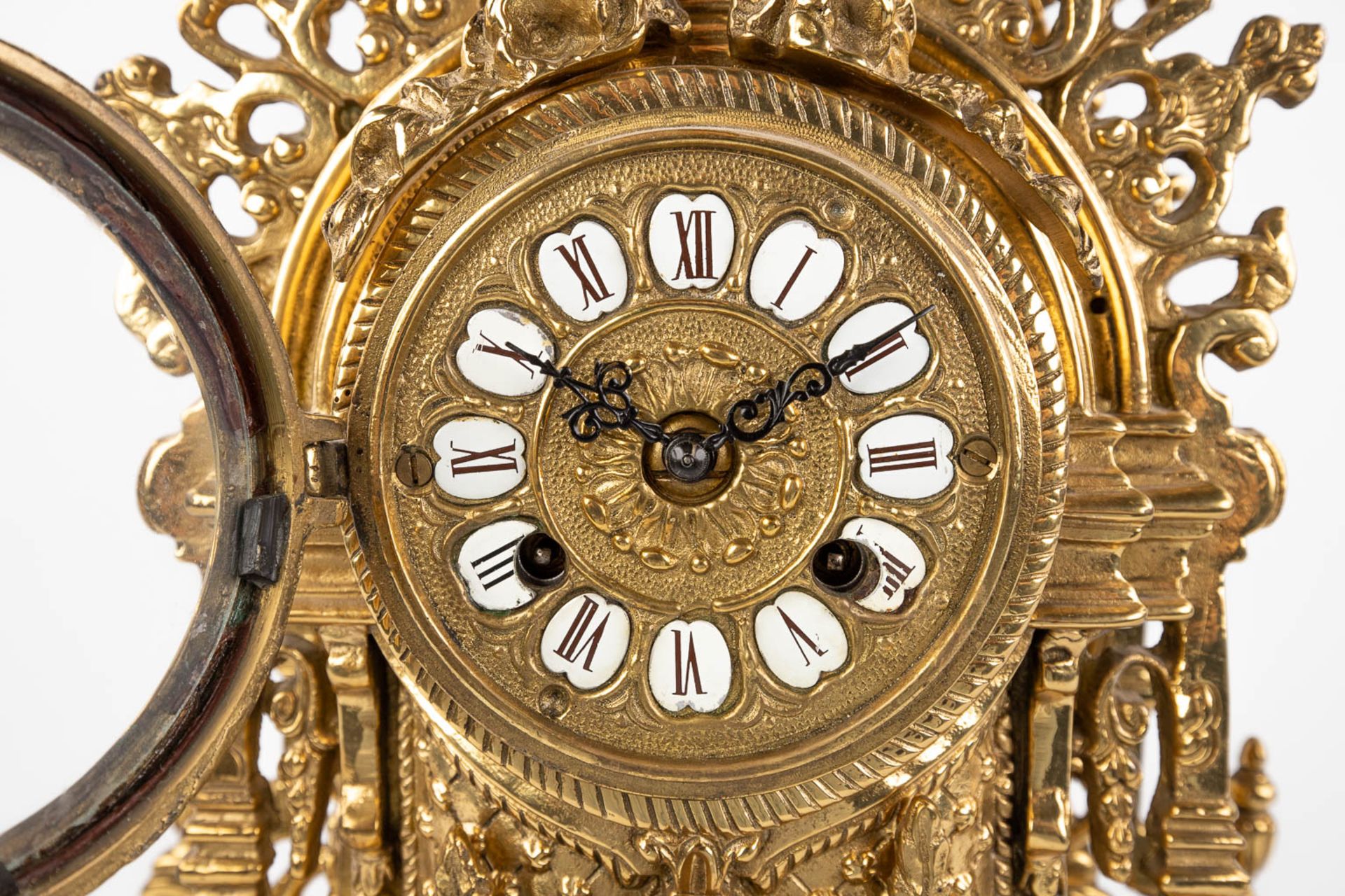 A three-piece mantle garniture clock and candelabra, bronze. 20th C. (D:16 x W:35 x H:62 cm) - Image 14 of 16