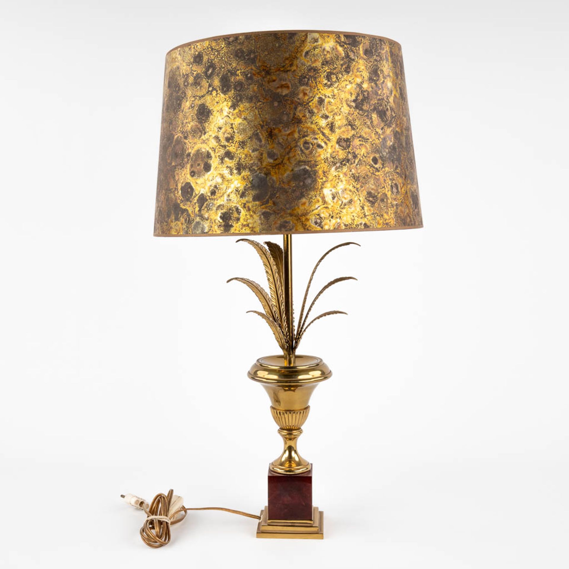 A Hollywood-Regency table lamp in the style of Boulanger. Circa 1980. (H:66 x D:35 cm) - Bild 4 aus 11