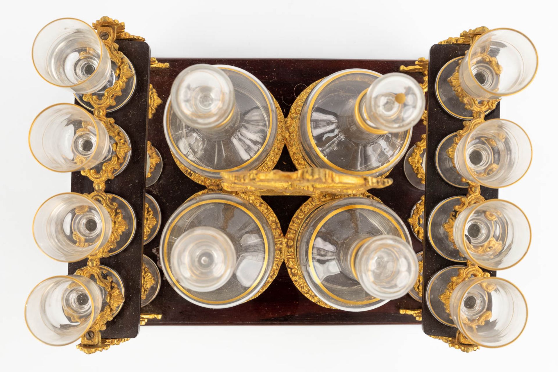An antique Cave-à-liqueur, liquor box, ebonised wood inlaid with mother of pearl and copper. 19th C. - Bild 12 aus 16