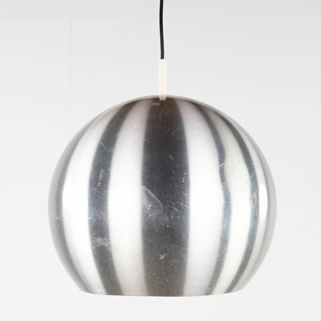 Raak Amsterdam, a pair of ceiling lamps, chromed metal. 20th C. (H:36 x D:36 cm) - Bild 4 aus 14